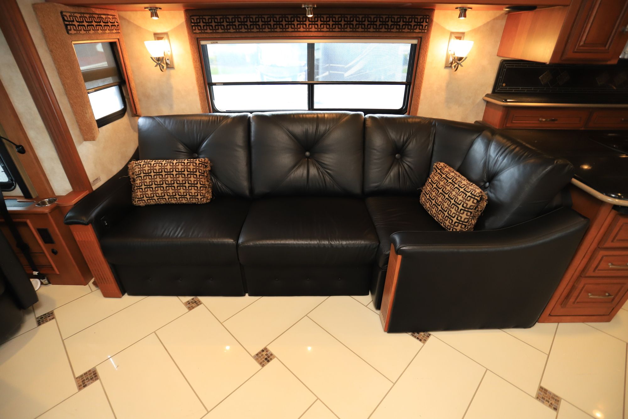 Used 2012 Itasca Ellipse 42QD Class A  For Sale