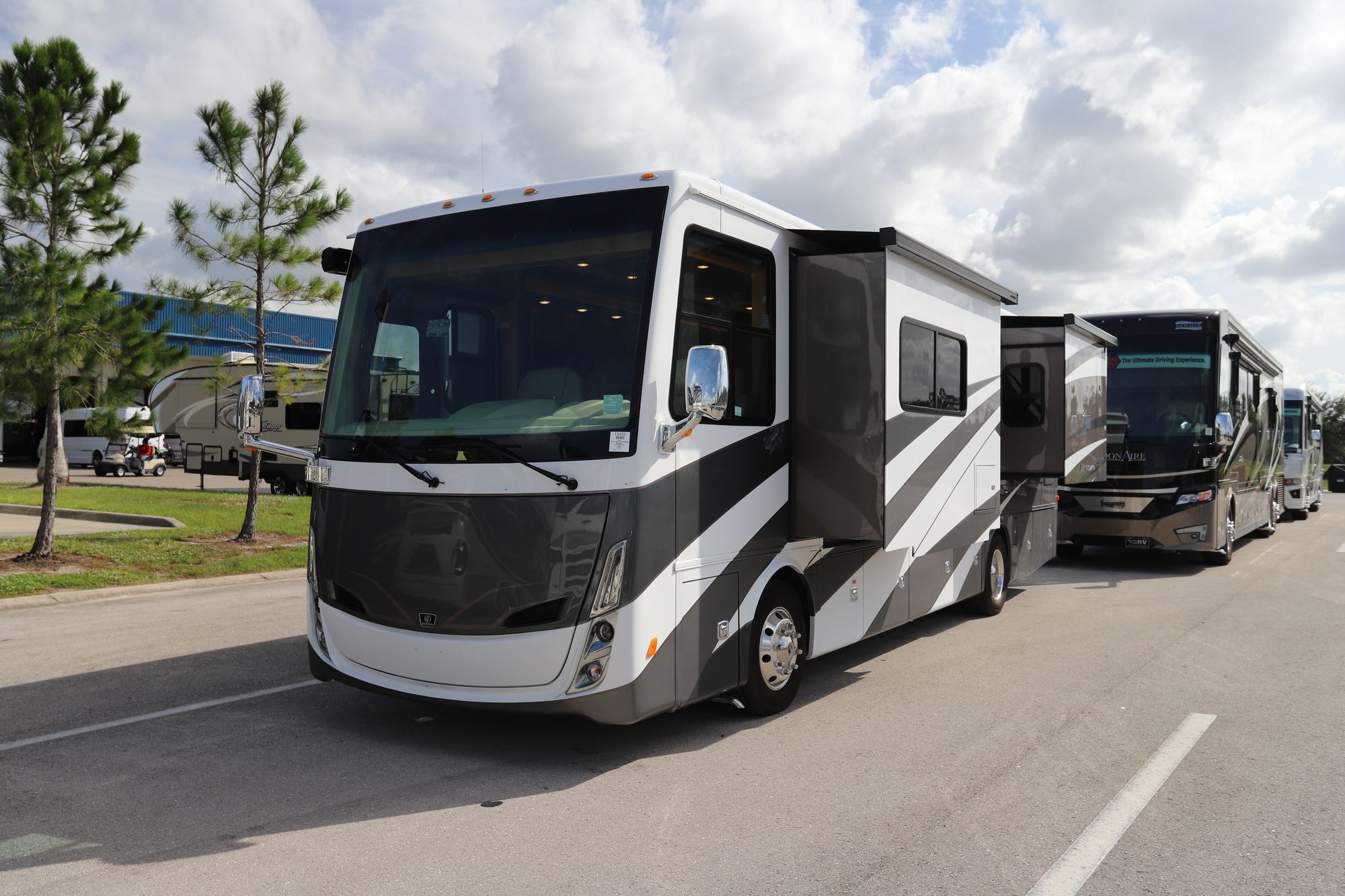 New 2021 Tiffin Motor Homes Breeze 33BR Class A  For Sale