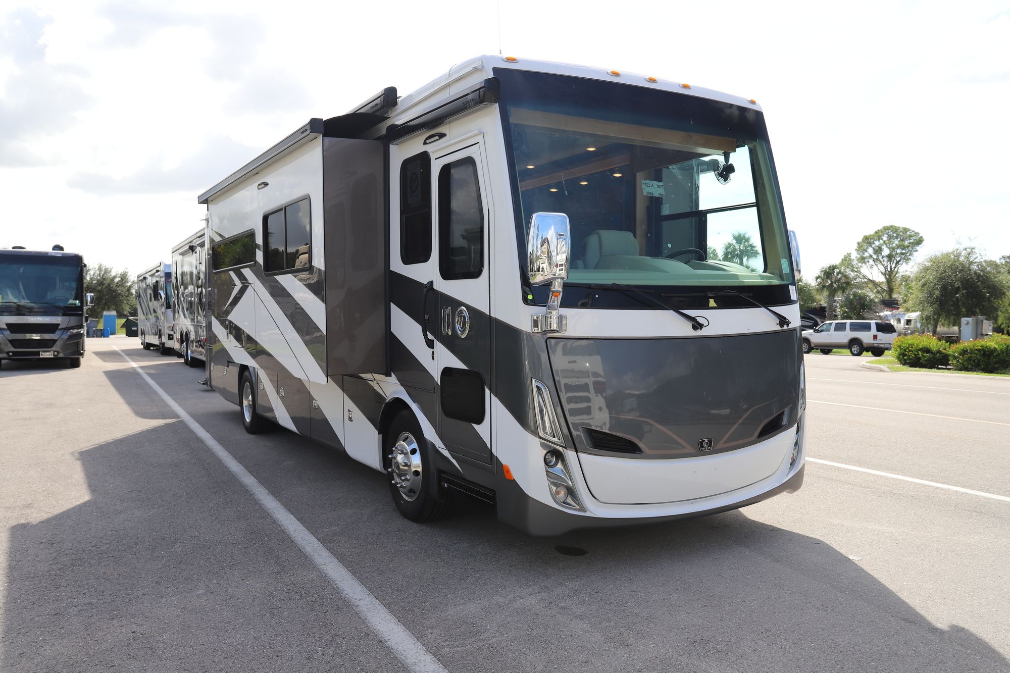 New 2021 Tiffin Motor Homes Breeze 33BR Class A  For Sale