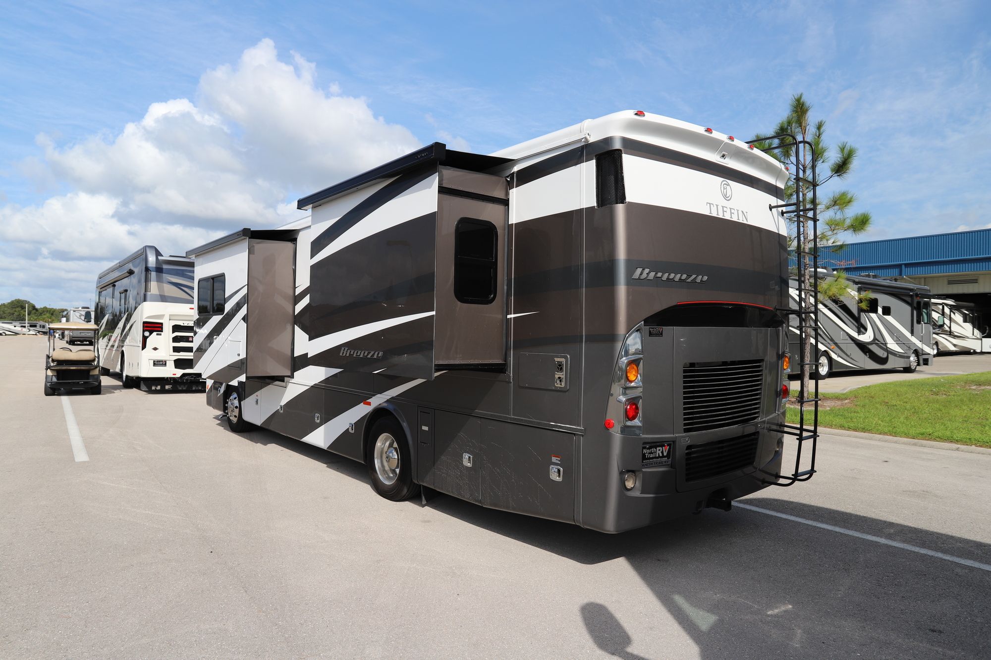 New 2021 Tiffin Motor Homes Breeze 33BR Class A  For Sale