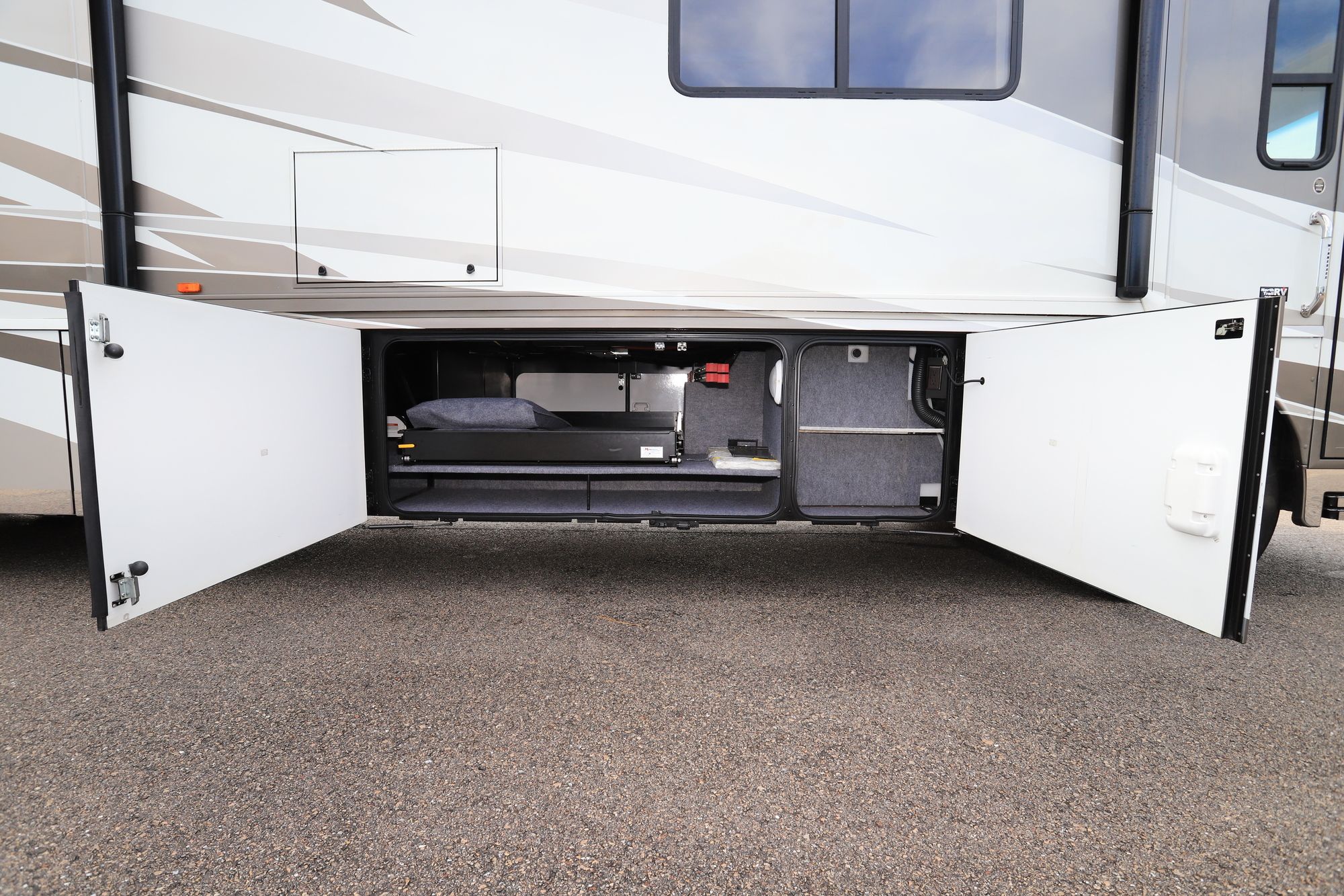 Used 2013 Winnebago Tour 42QD Class A  For Sale