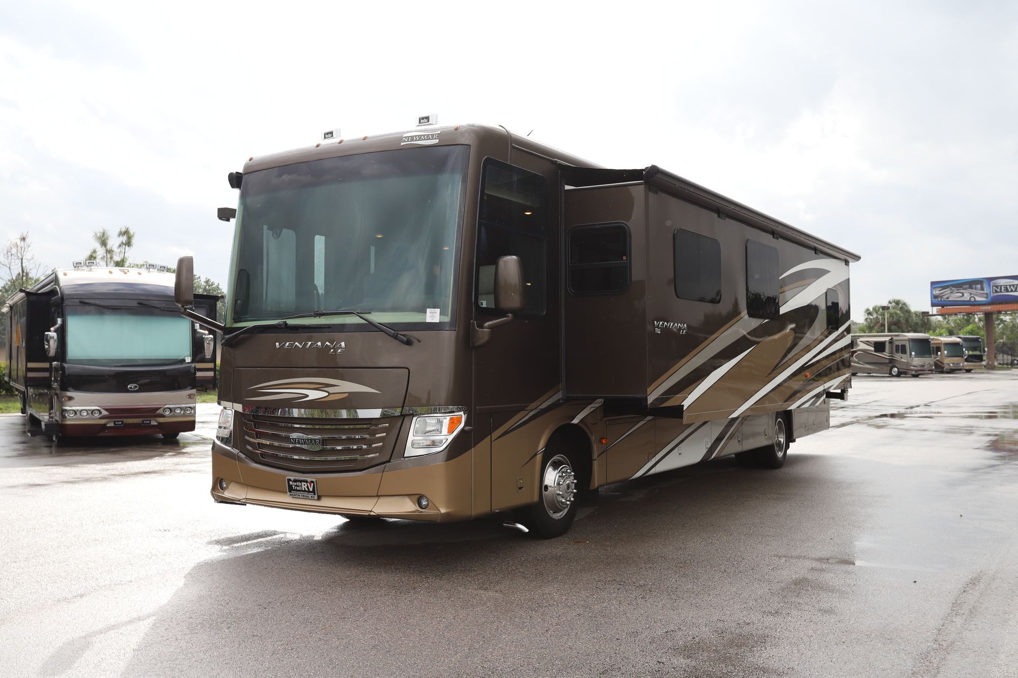 Used 2017 Newmar Ventana Le 4037 Class A  For Sale