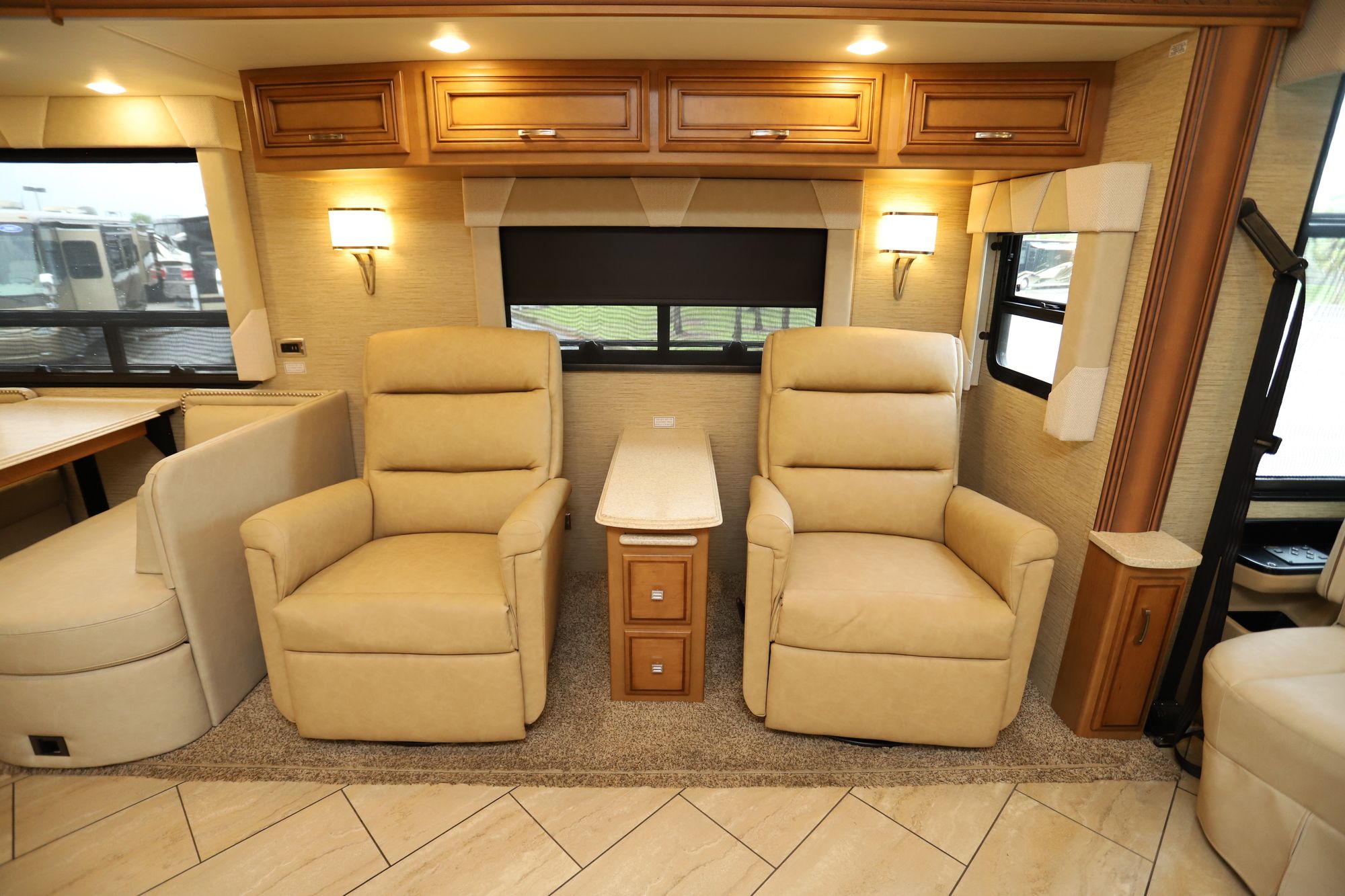 Used 2017 Newmar Ventana Le 4037 Class A  For Sale