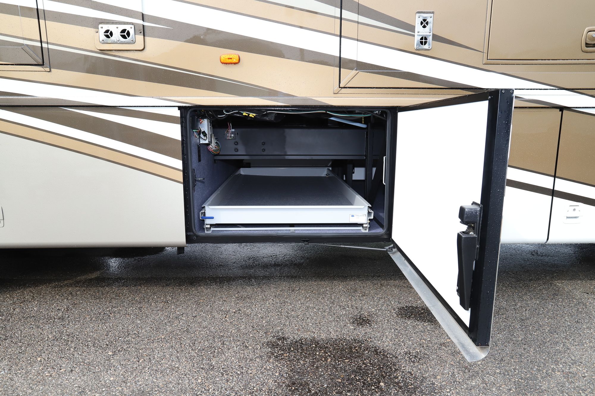 Used 2017 Newmar Ventana Le 4037 Class A  For Sale