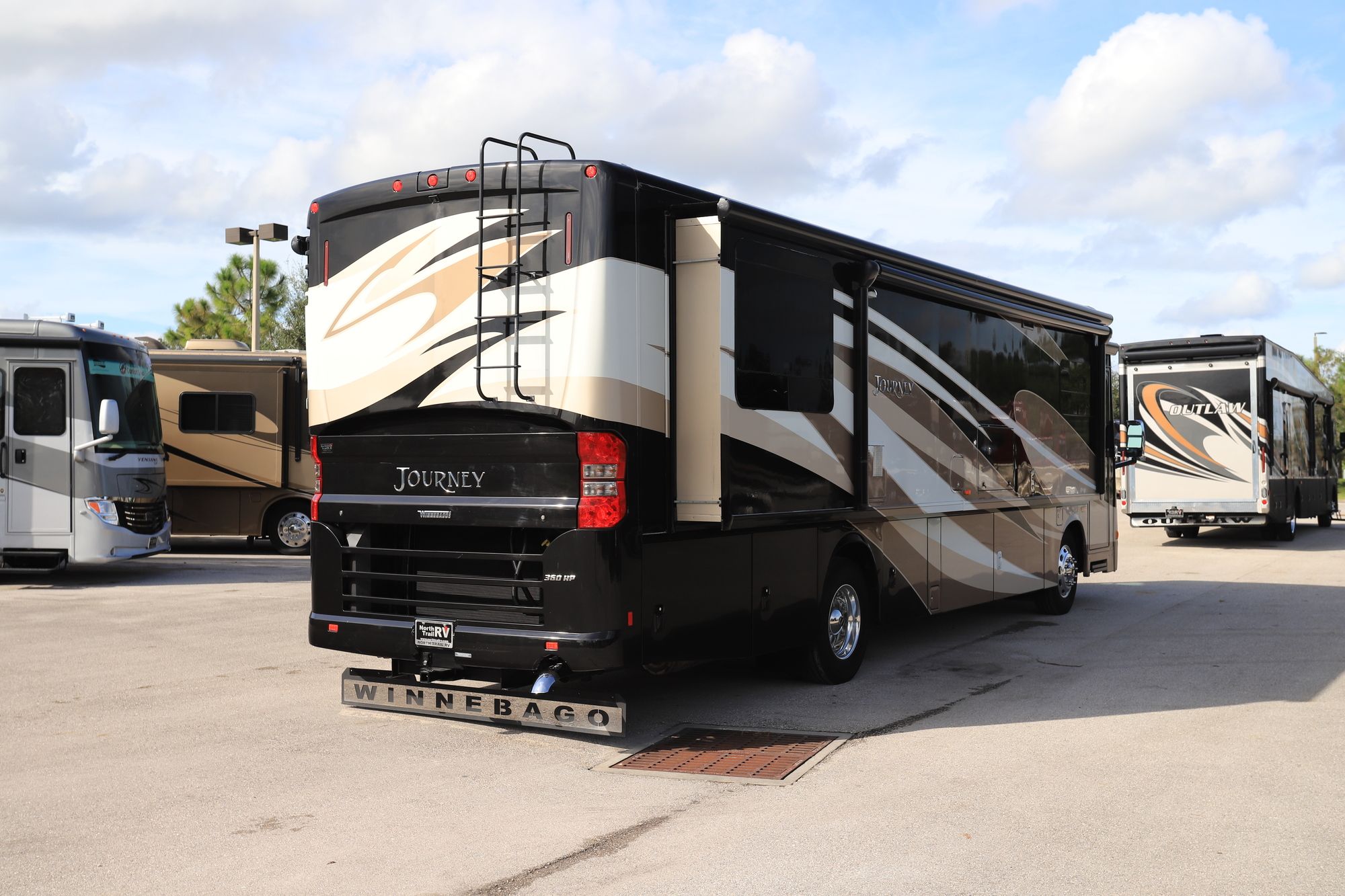 Used 2016 Winnebago Journey 36M Class A  For Sale