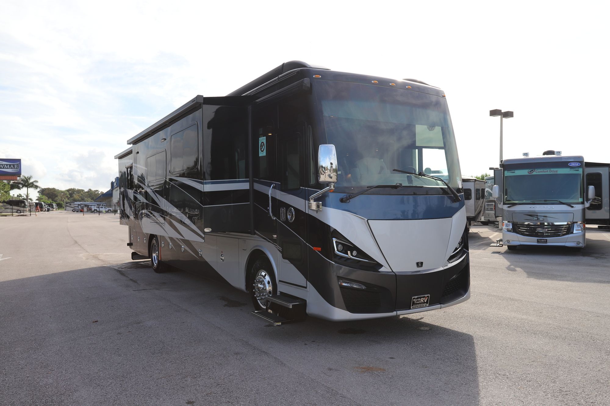 New 2021 Tiffin Motor Homes Phaeton 40IH Class A  For Sale