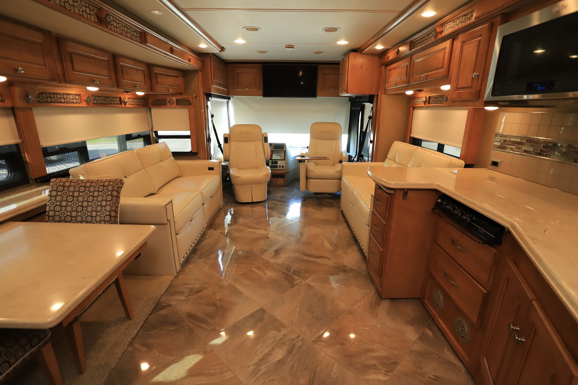 Used 2016 Winnebago Journey 36M Class A  For Sale