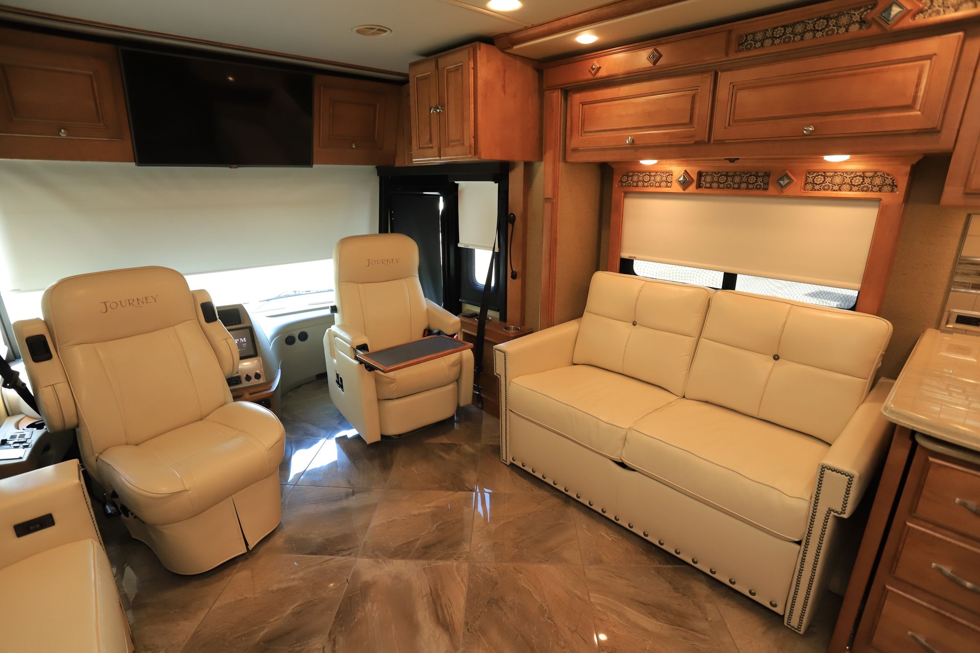 Used 2016 Winnebago Journey 36M Class A  For Sale