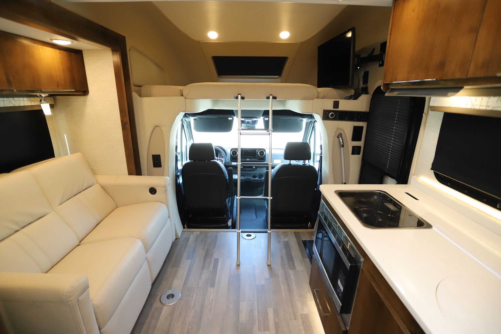 Used 2020 Tiffin Motor Homes Wayfarer 24TW Class C  For Sale