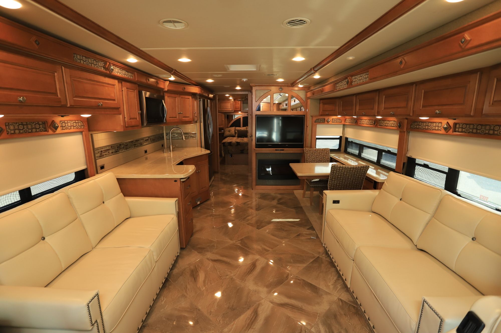 Used 2016 Winnebago Journey 36M Class A  For Sale