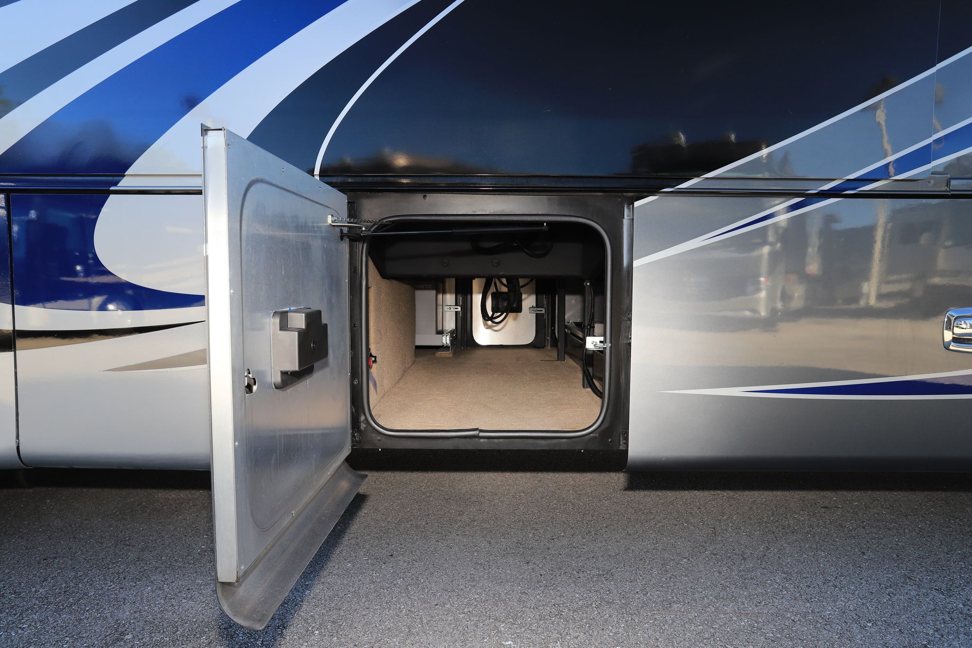 Used 2018 Tiffin Motor Homes Allegro Bus 37AP Class A  For Sale