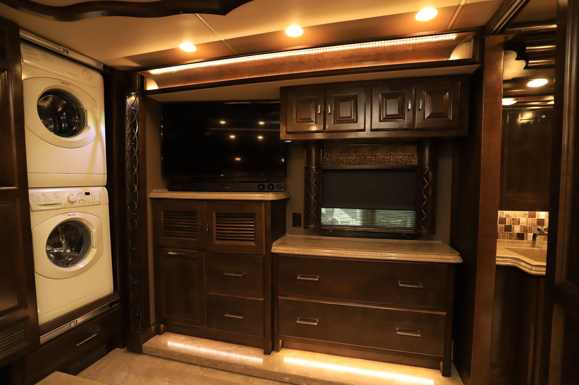 Used 2018 Tiffin Motor Homes Allegro Bus 37AP Class A  For Sale