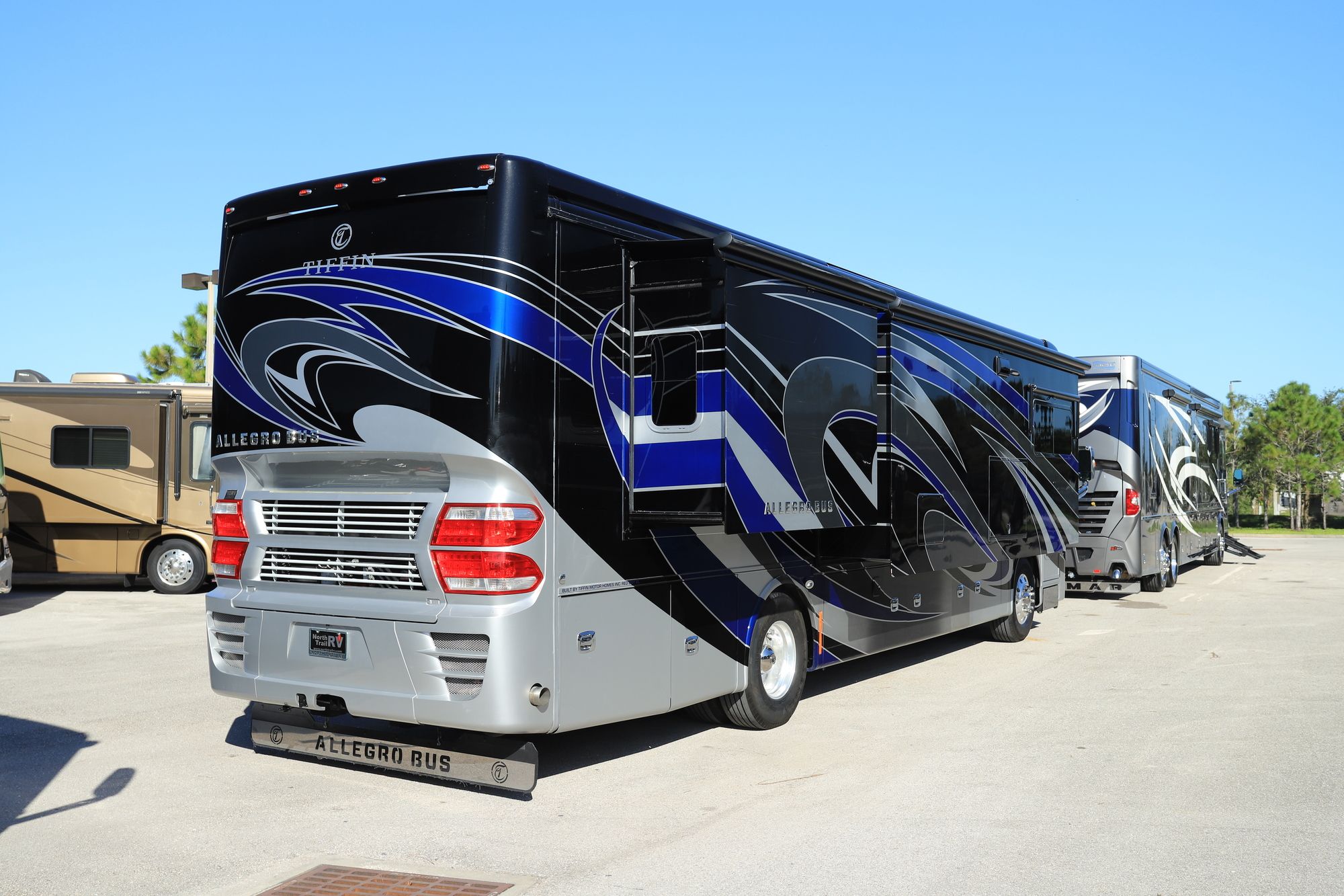 Used 2018 Tiffin Motor Homes Allegro Bus 37AP Class A  For Sale