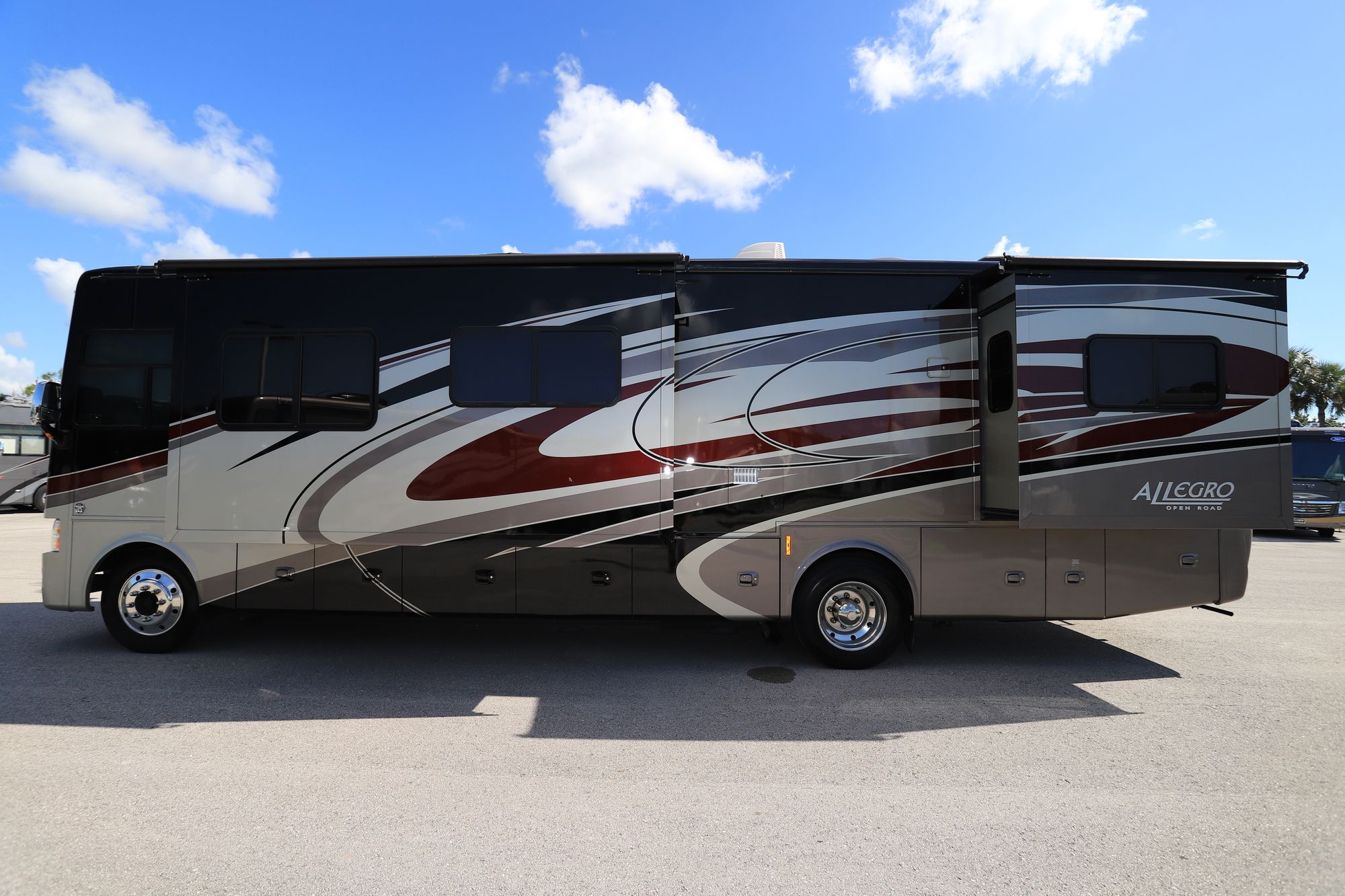 Used 2015 Tiffin Motor Homes Allegro 35QBA Class A  For Sale