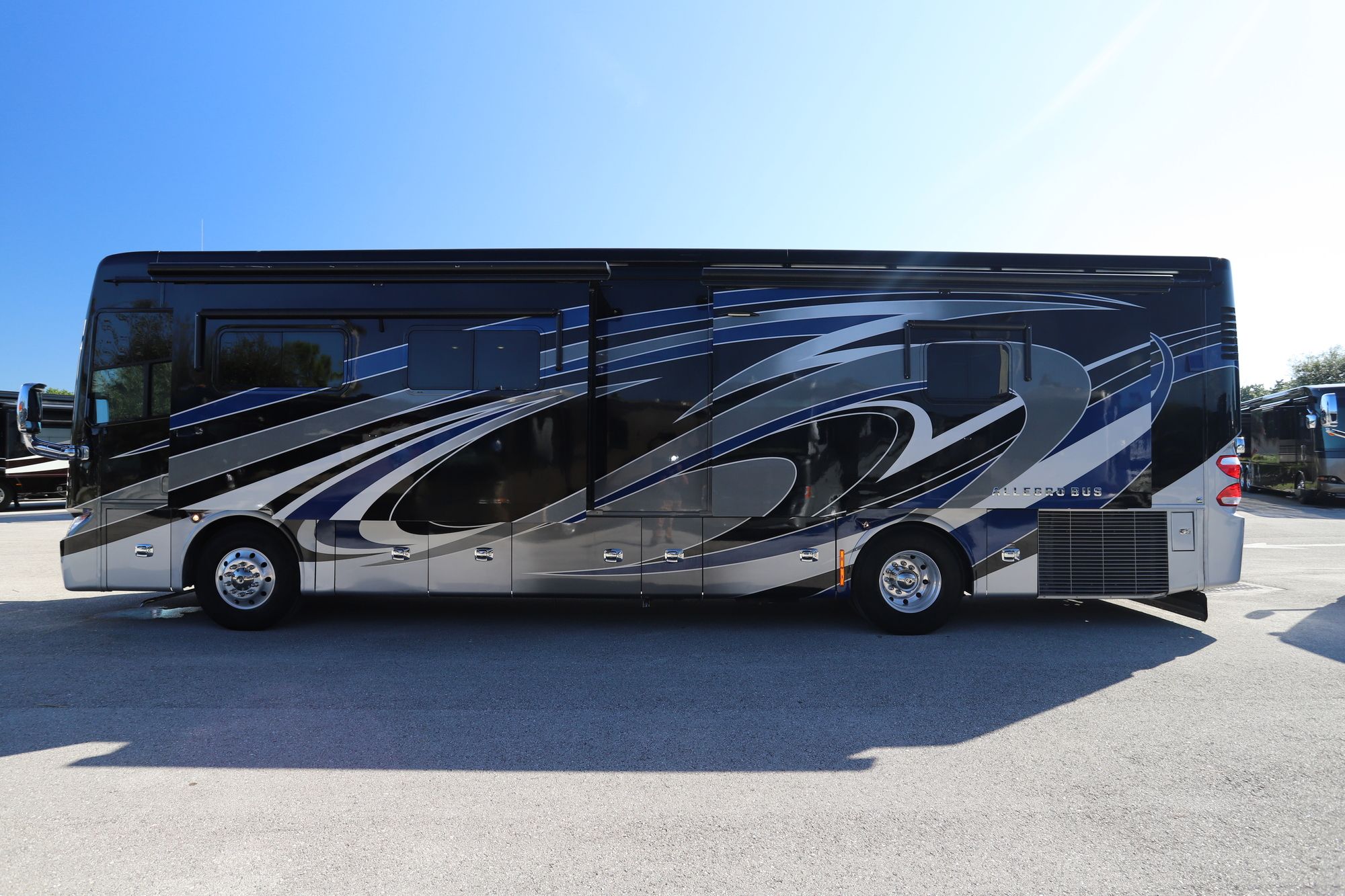 Used 2018 Tiffin Motor Homes Allegro Bus 37AP Class A  For Sale