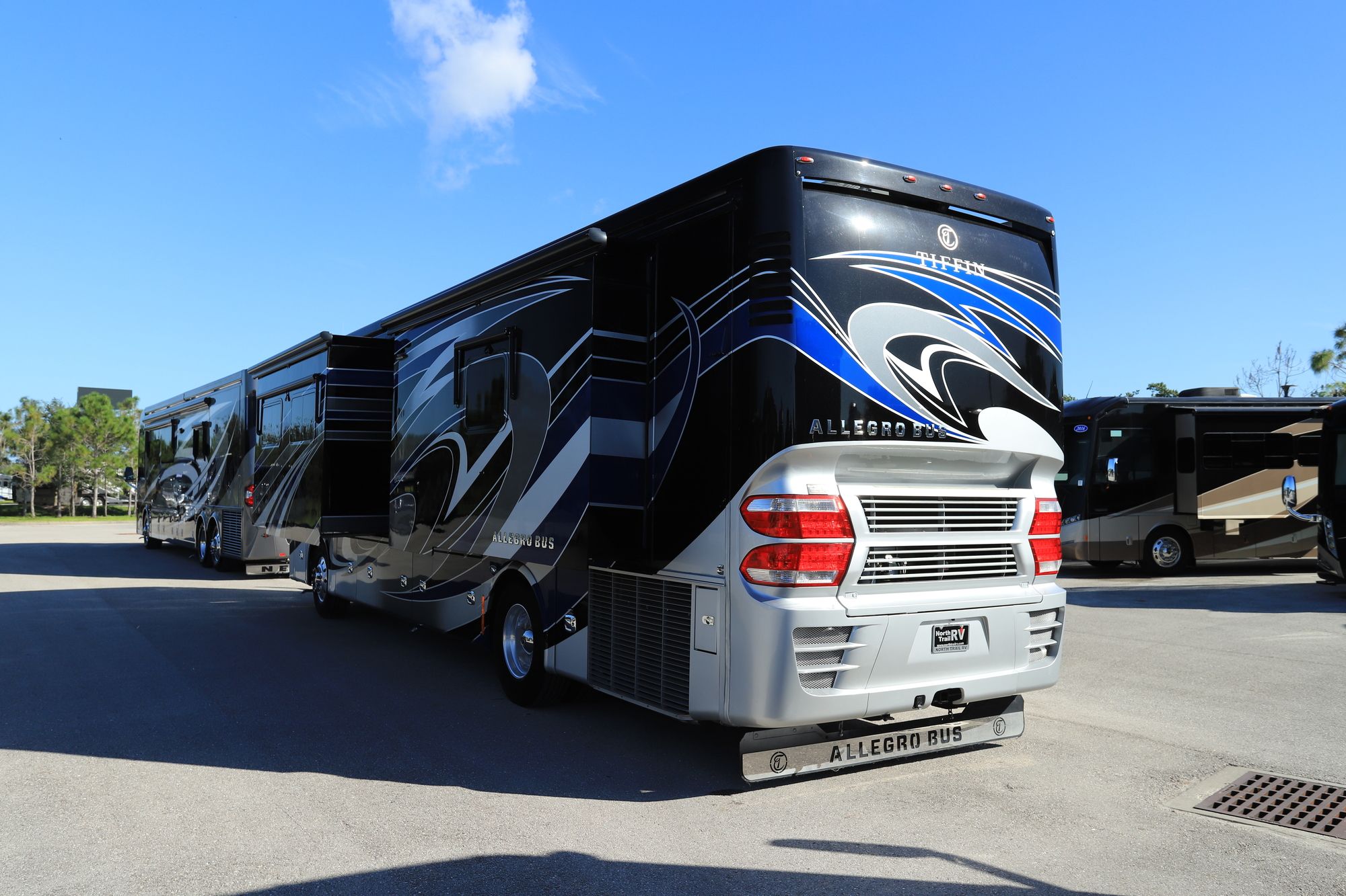 Used 2018 Tiffin Motor Homes Allegro Bus 37AP Class A  For Sale