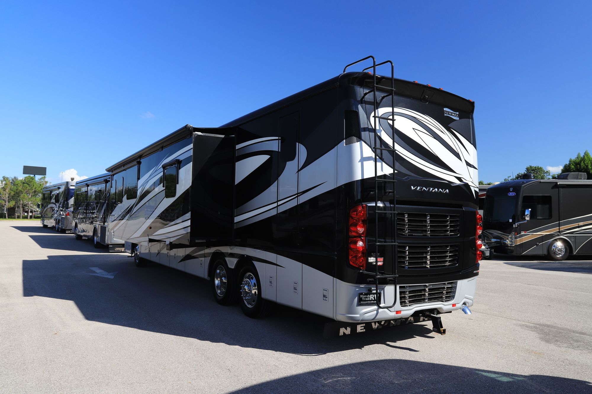 Used 2017 Newmar Ventana 4369 Class A  For Sale