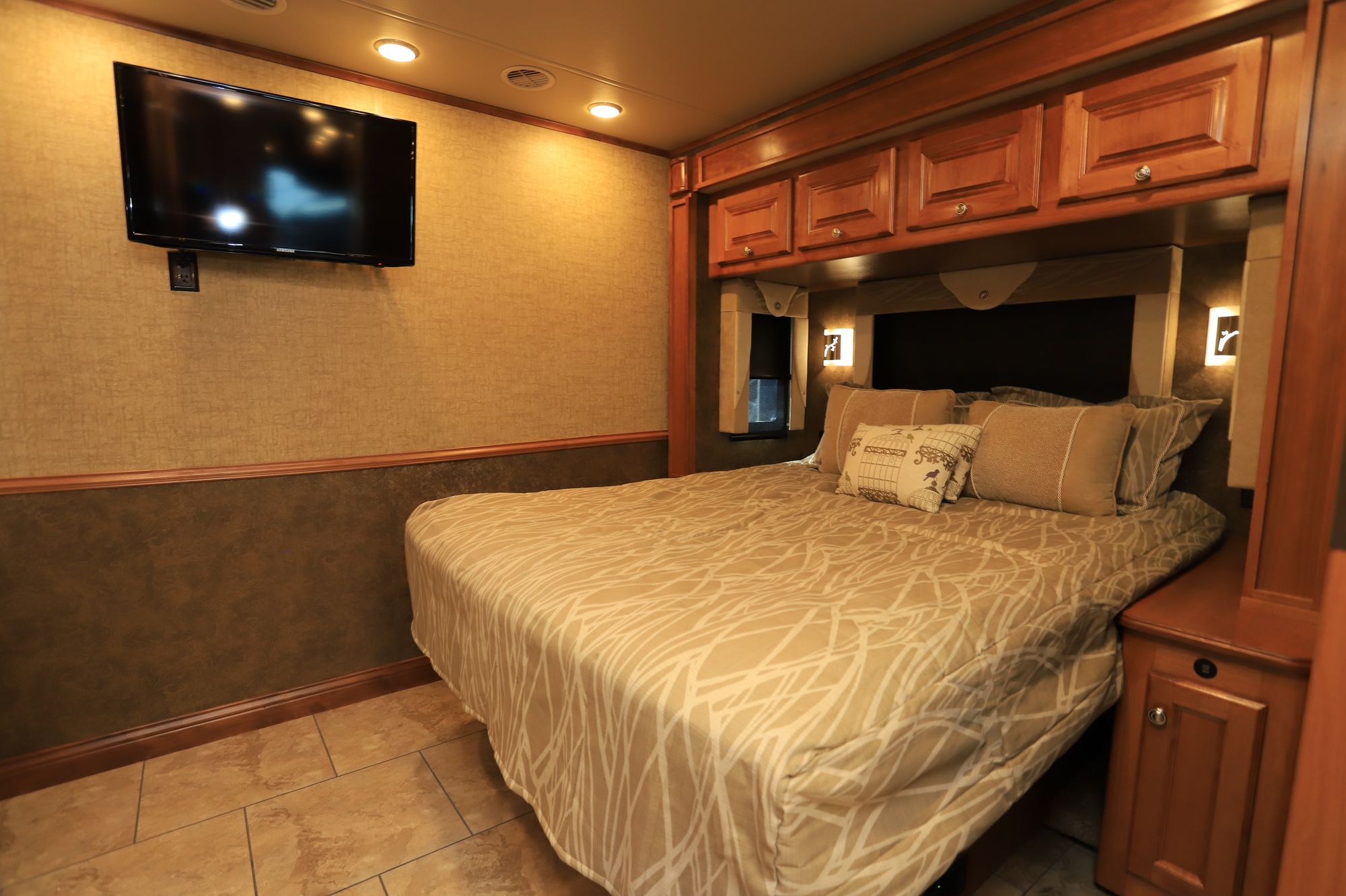 Used 2015 Tiffin Motor Homes Allegro 35QBA Class A  For Sale