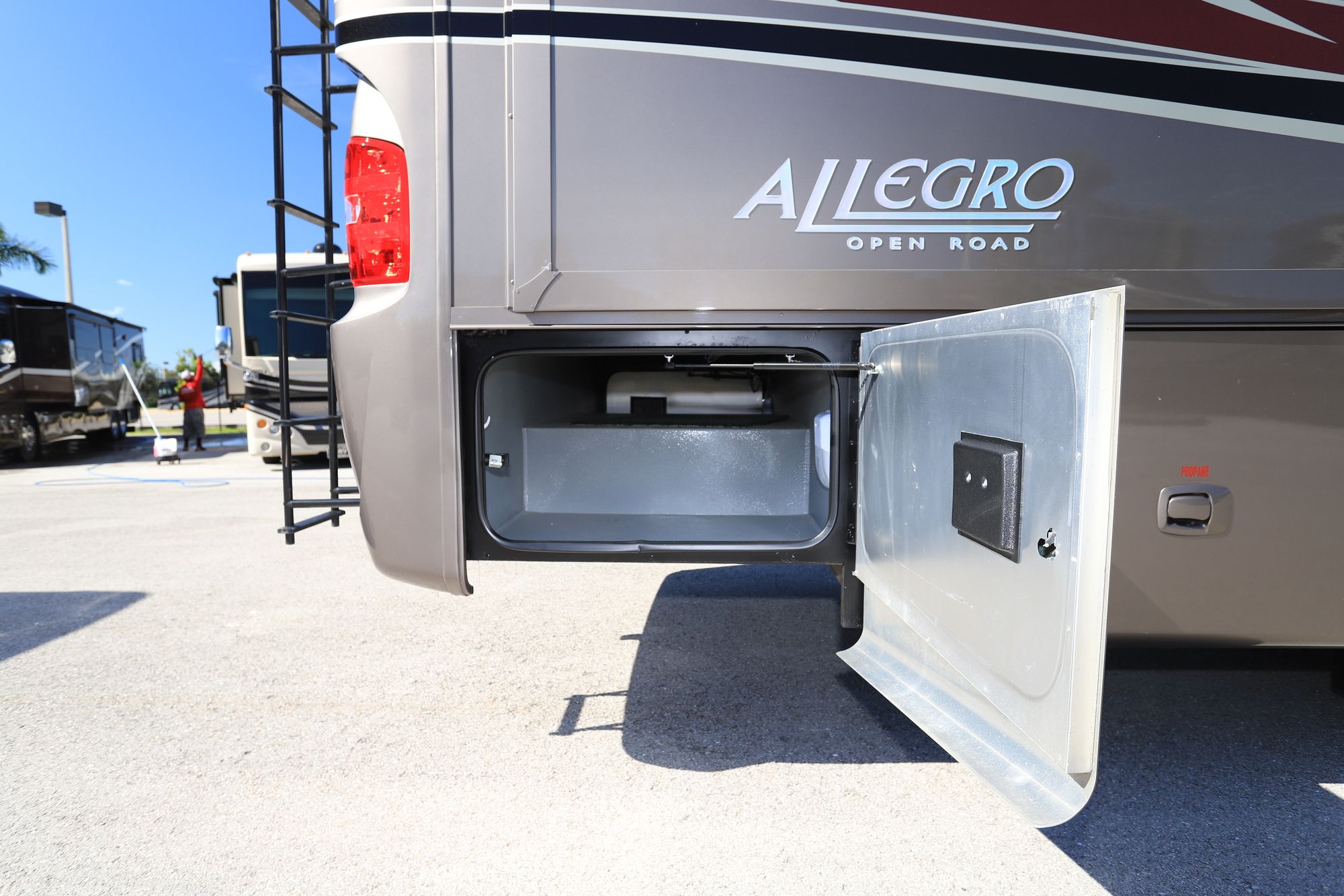 Used 2015 Tiffin Motor Homes Allegro 35QBA Class A  For Sale