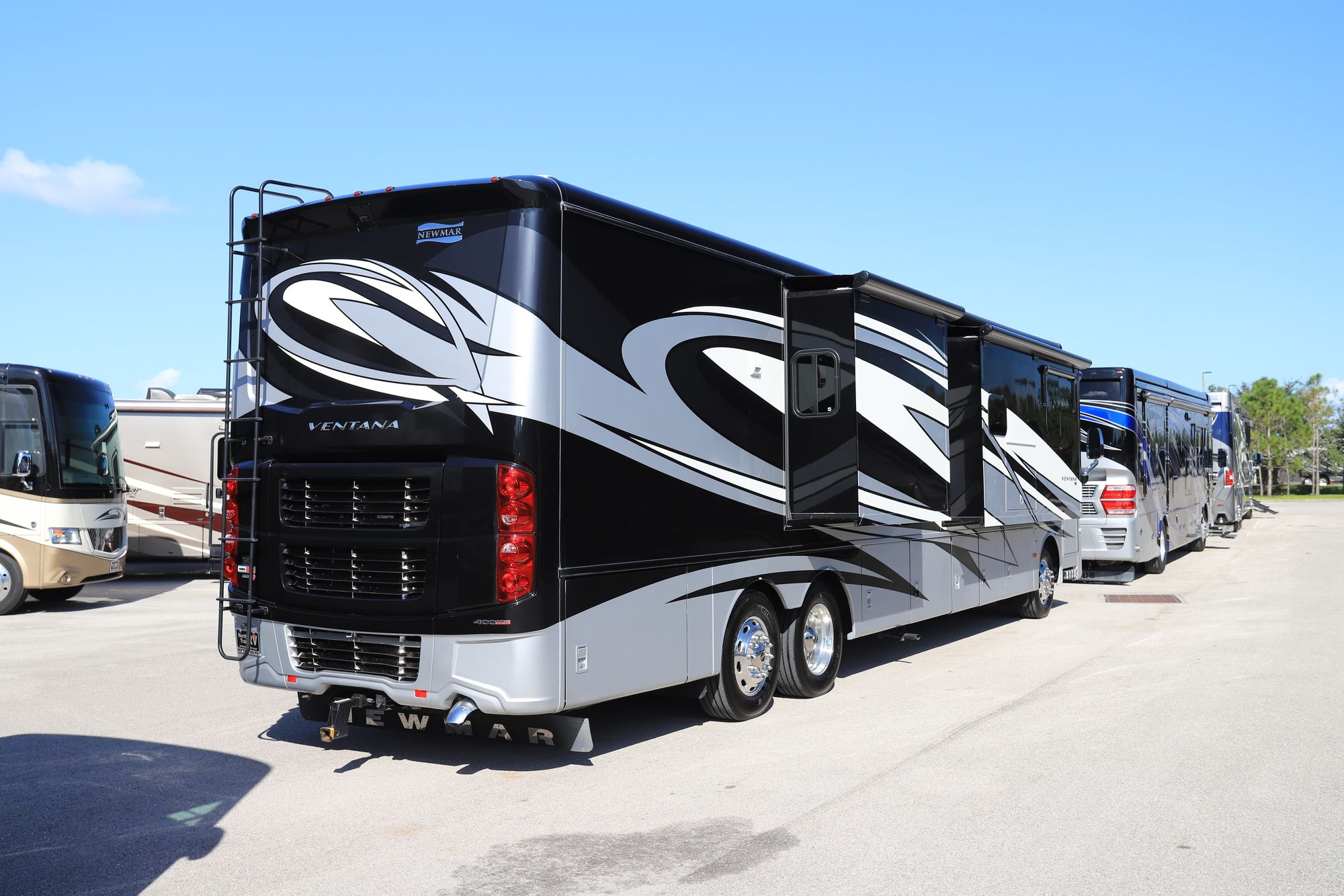 Used 2017 Newmar Ventana 4369 Class A  For Sale