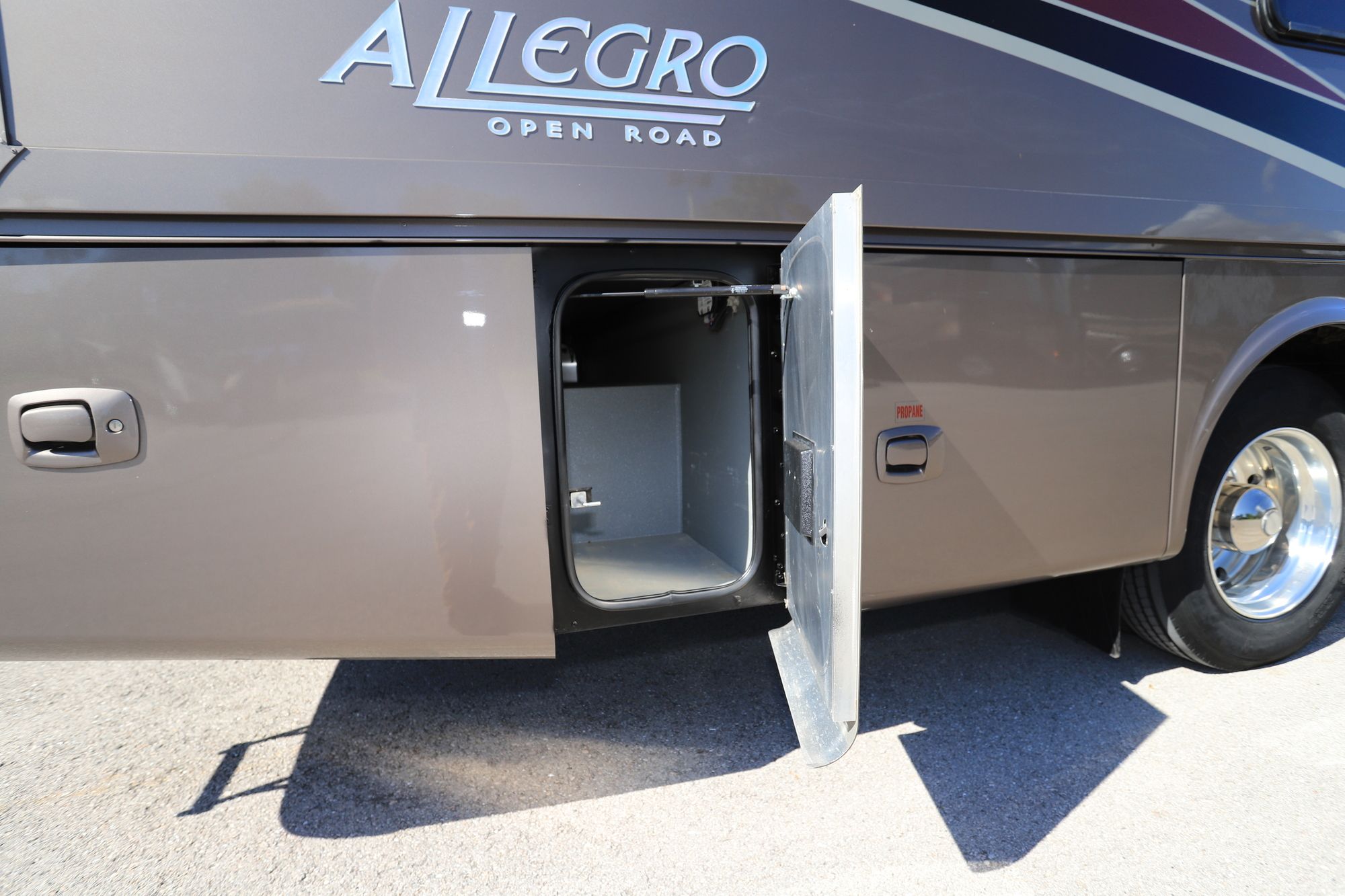 Used 2015 Tiffin Motor Homes Allegro 35QBA Class A  For Sale