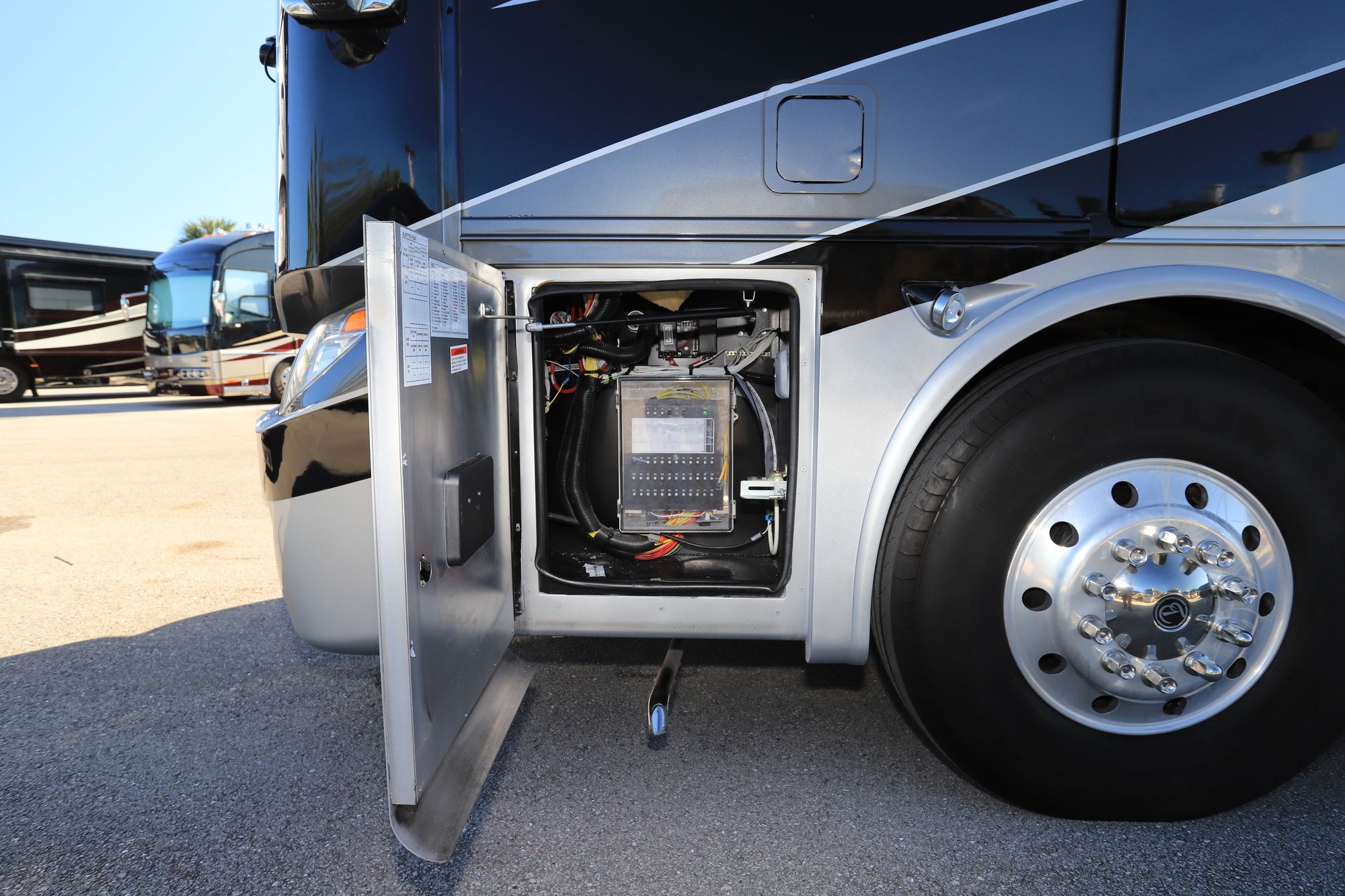 Used 2018 Tiffin Motor Homes Allegro Bus 37AP Class A  For Sale