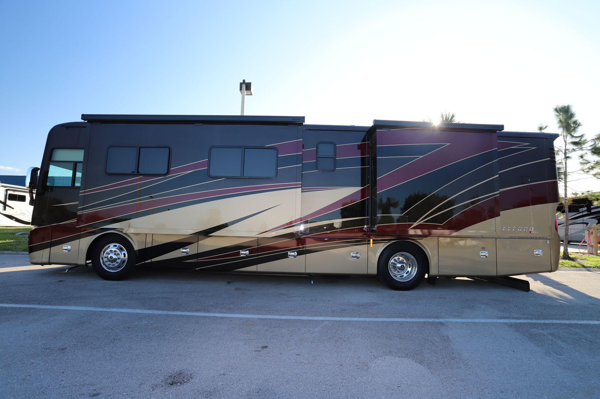 New 2021 Tiffin Motor Homes Allegro Red 37BA Class A  For Sale