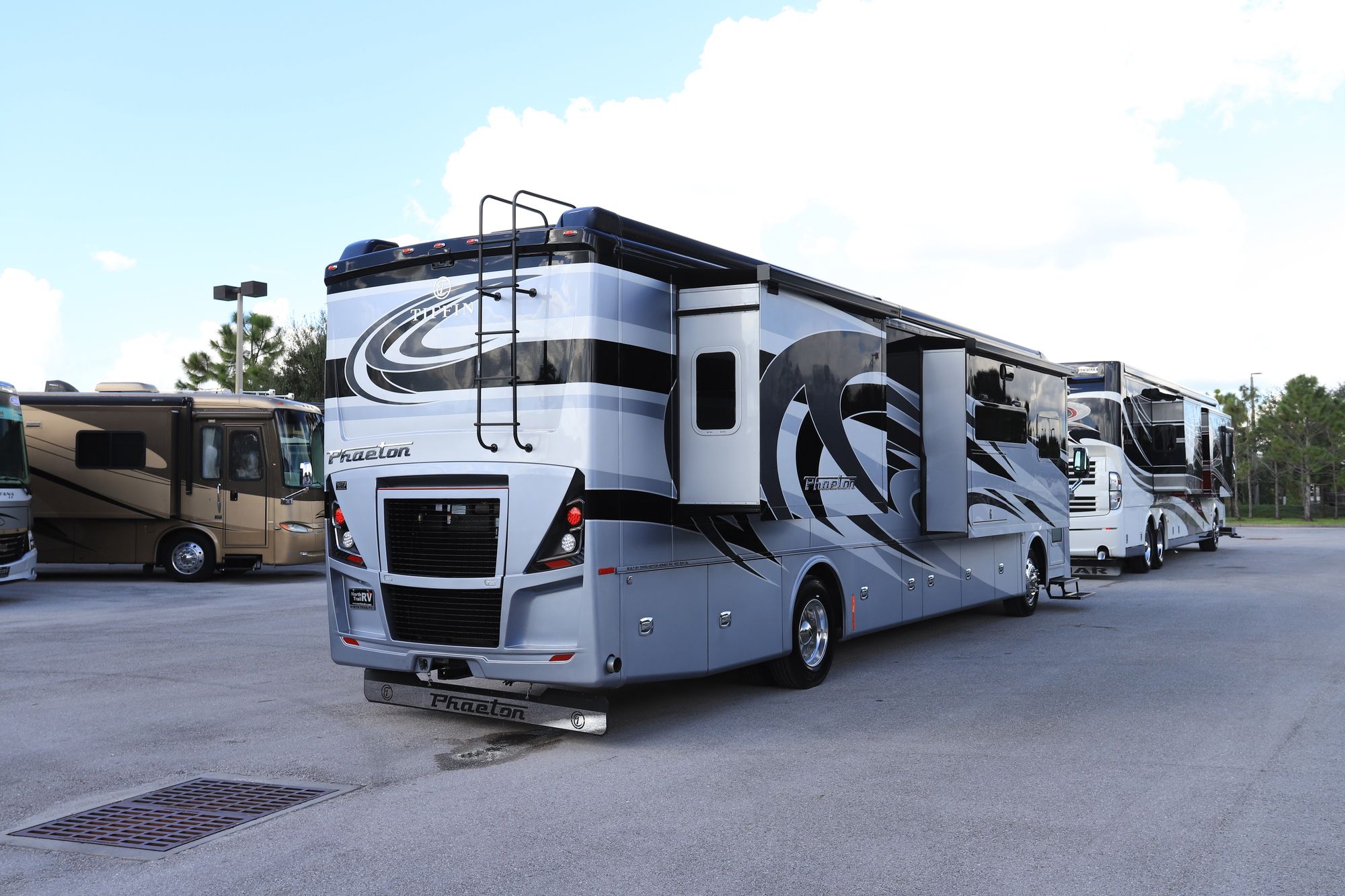 New 2021 Tiffin Motor Homes Phaeton 40 QKH Class A  For Sale