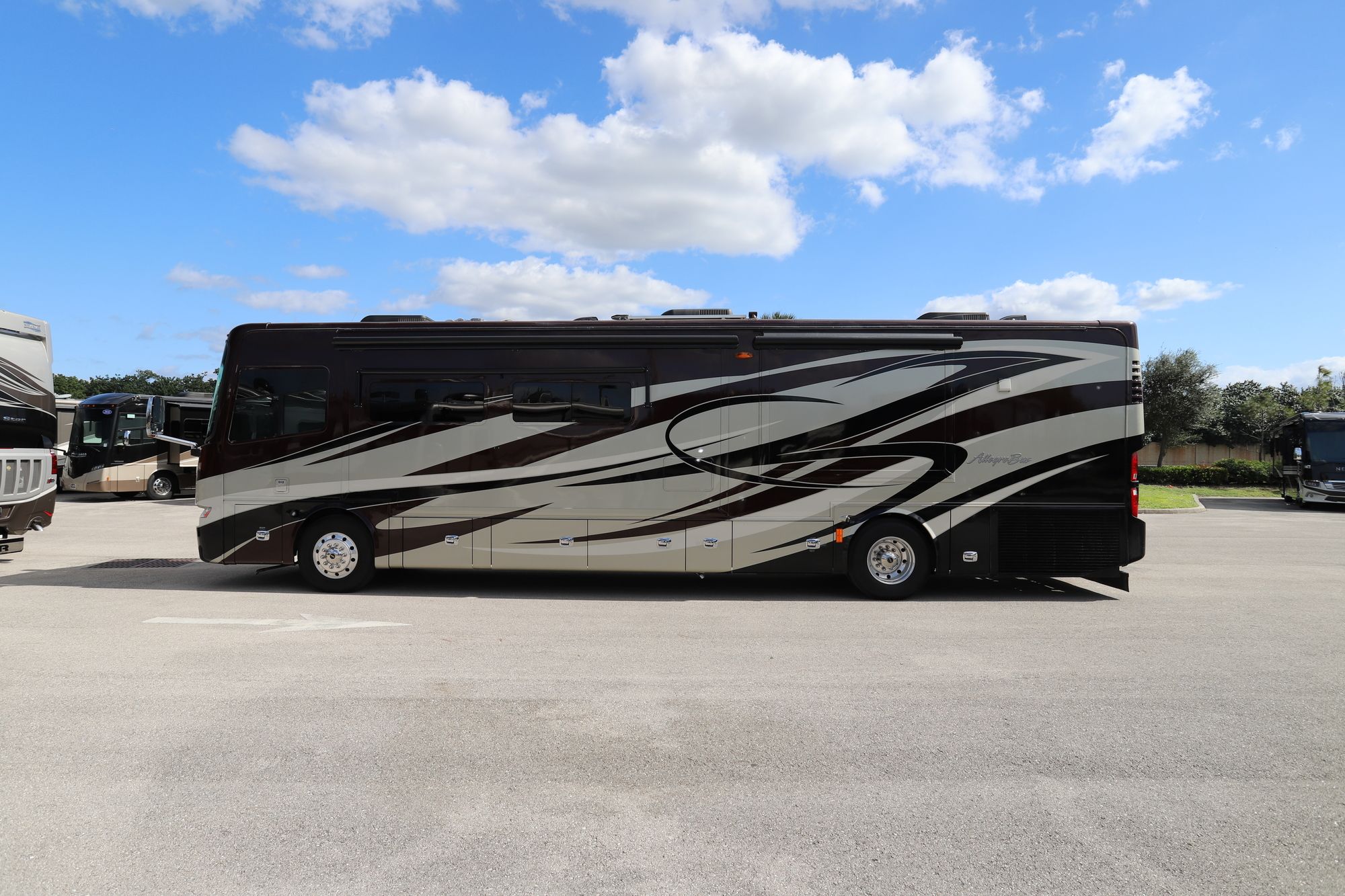 Used 2012 Tiffin Motor Homes Allegro Bus 40QBP Class A  For Sale