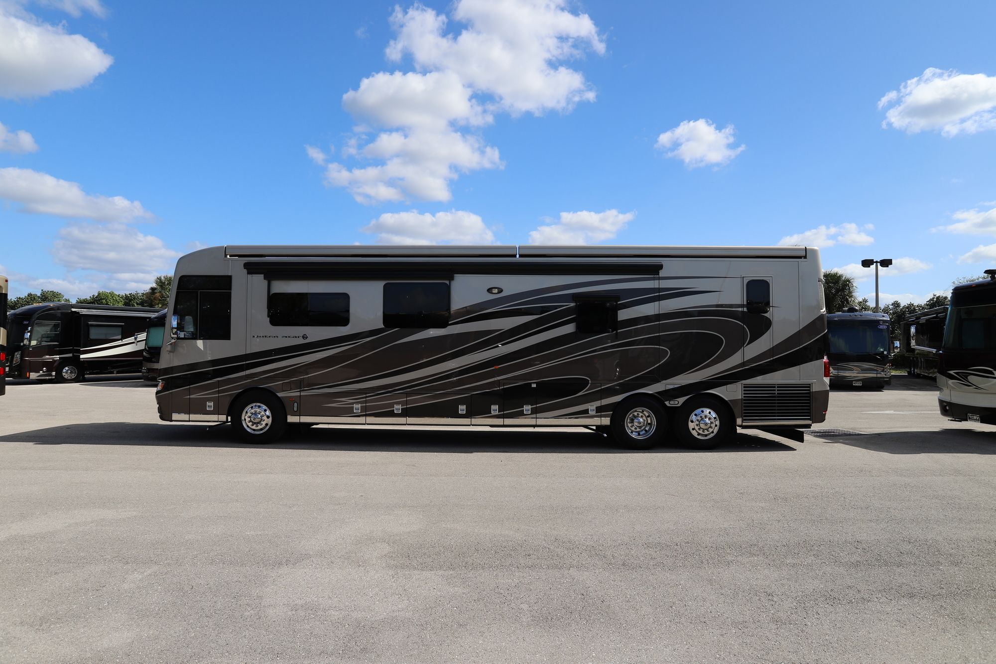 Used 2018 Newmar Dutch Star 4369 Class A  For Sale