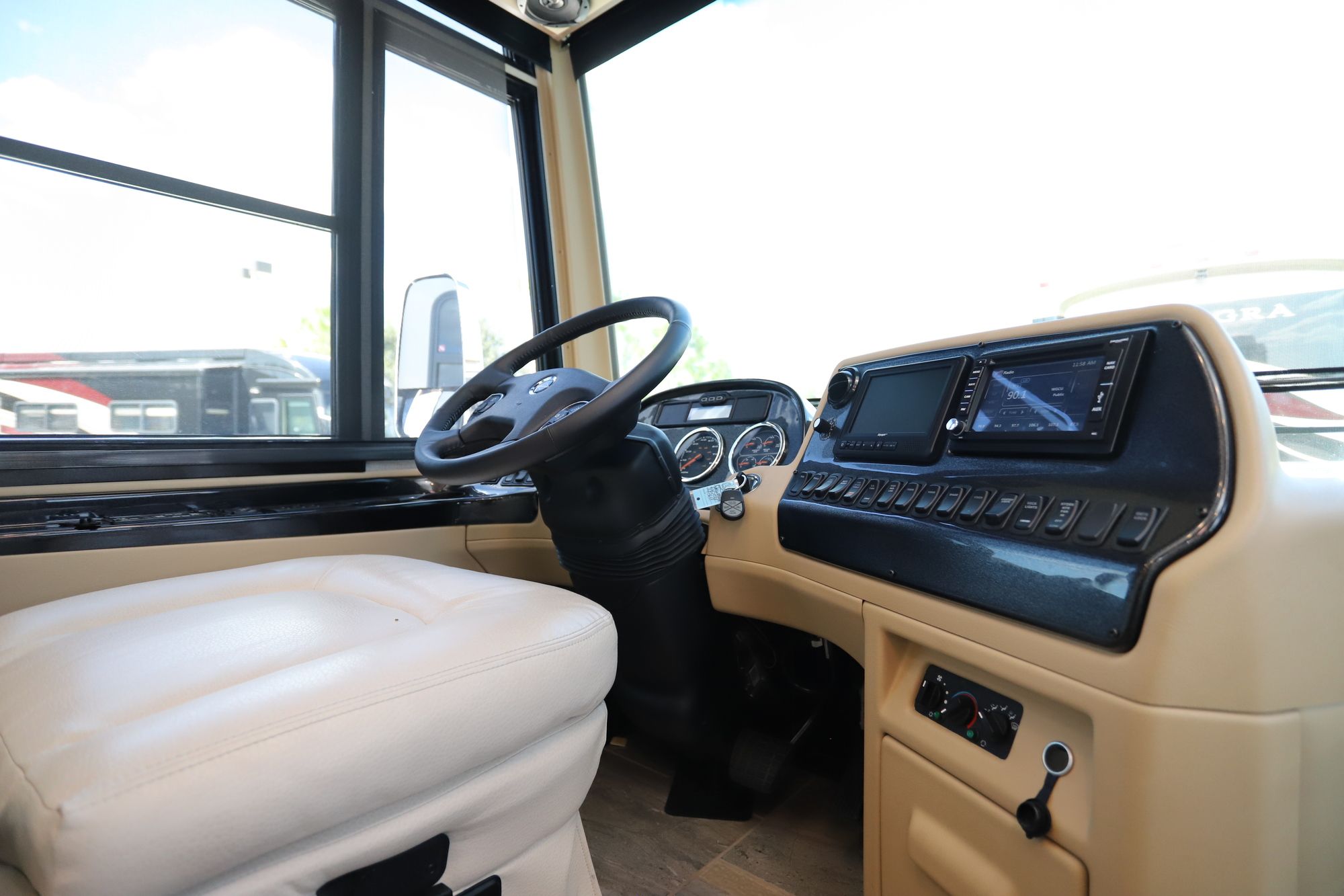 Used 2018 Newmar Dutch Star 4369 Class A  For Sale