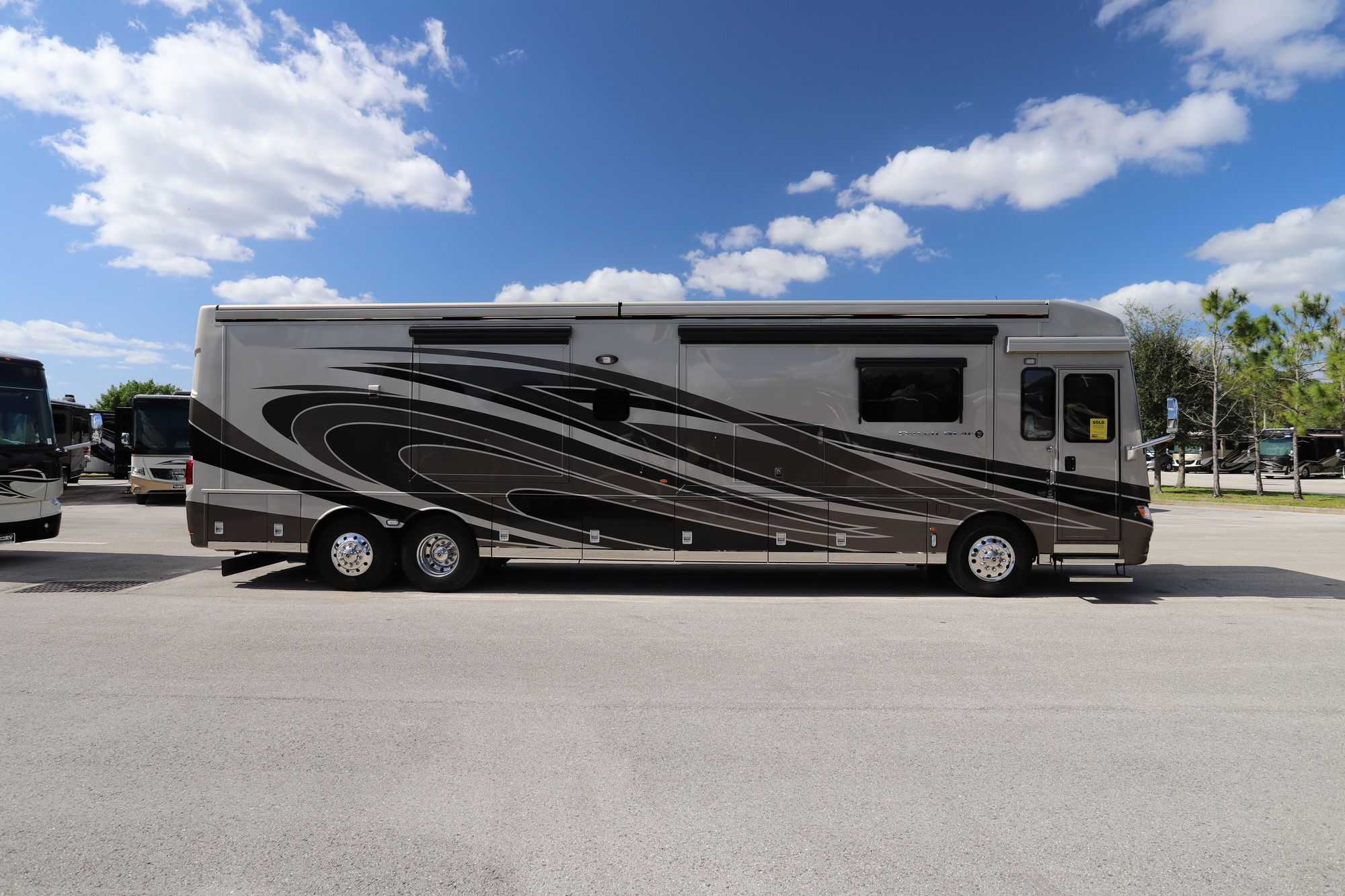 Used 2018 Newmar Dutch Star 4369 Class A  For Sale