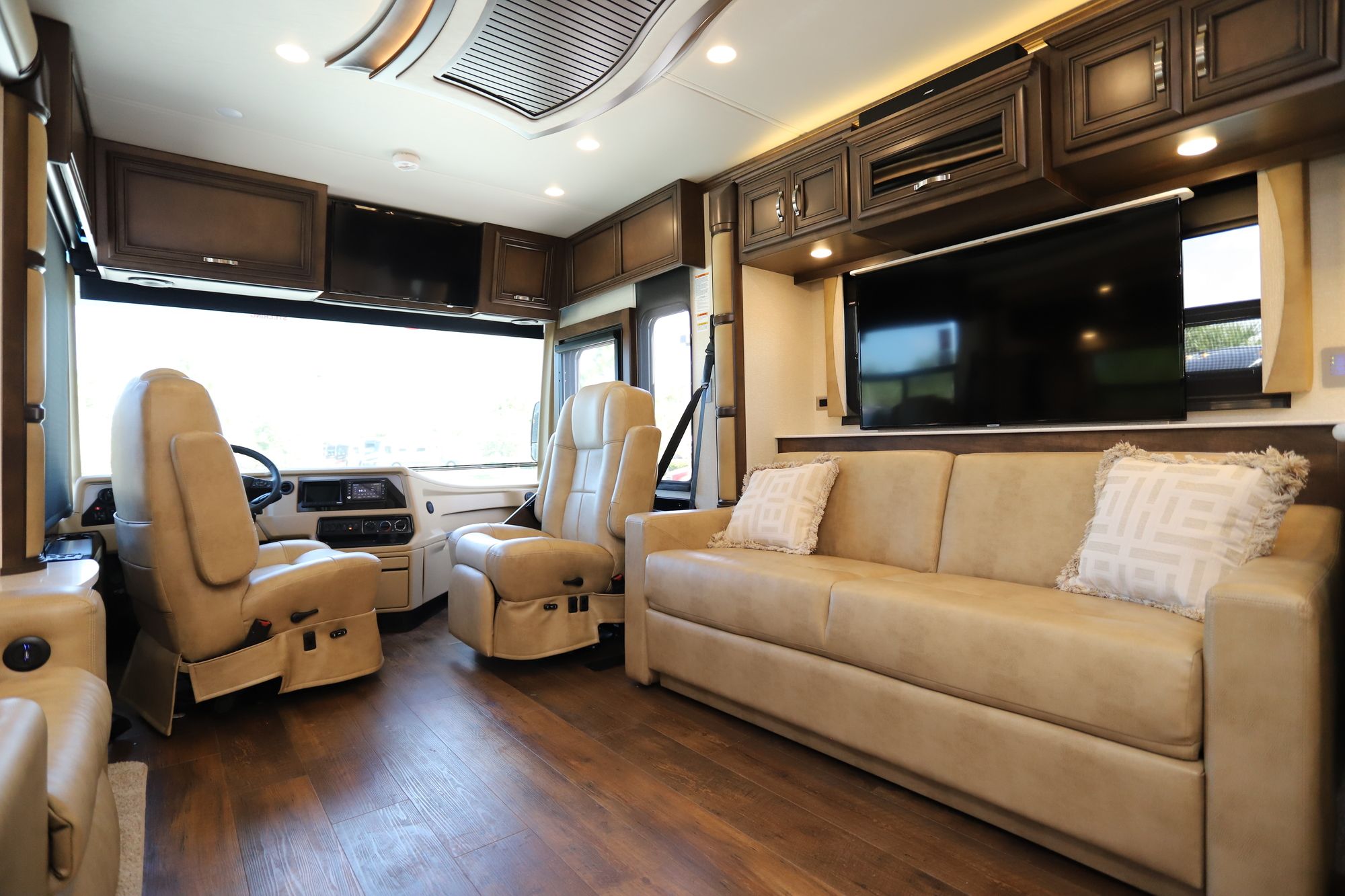 New 2021 Newmar Kountry Star 4037 Class A  For Sale