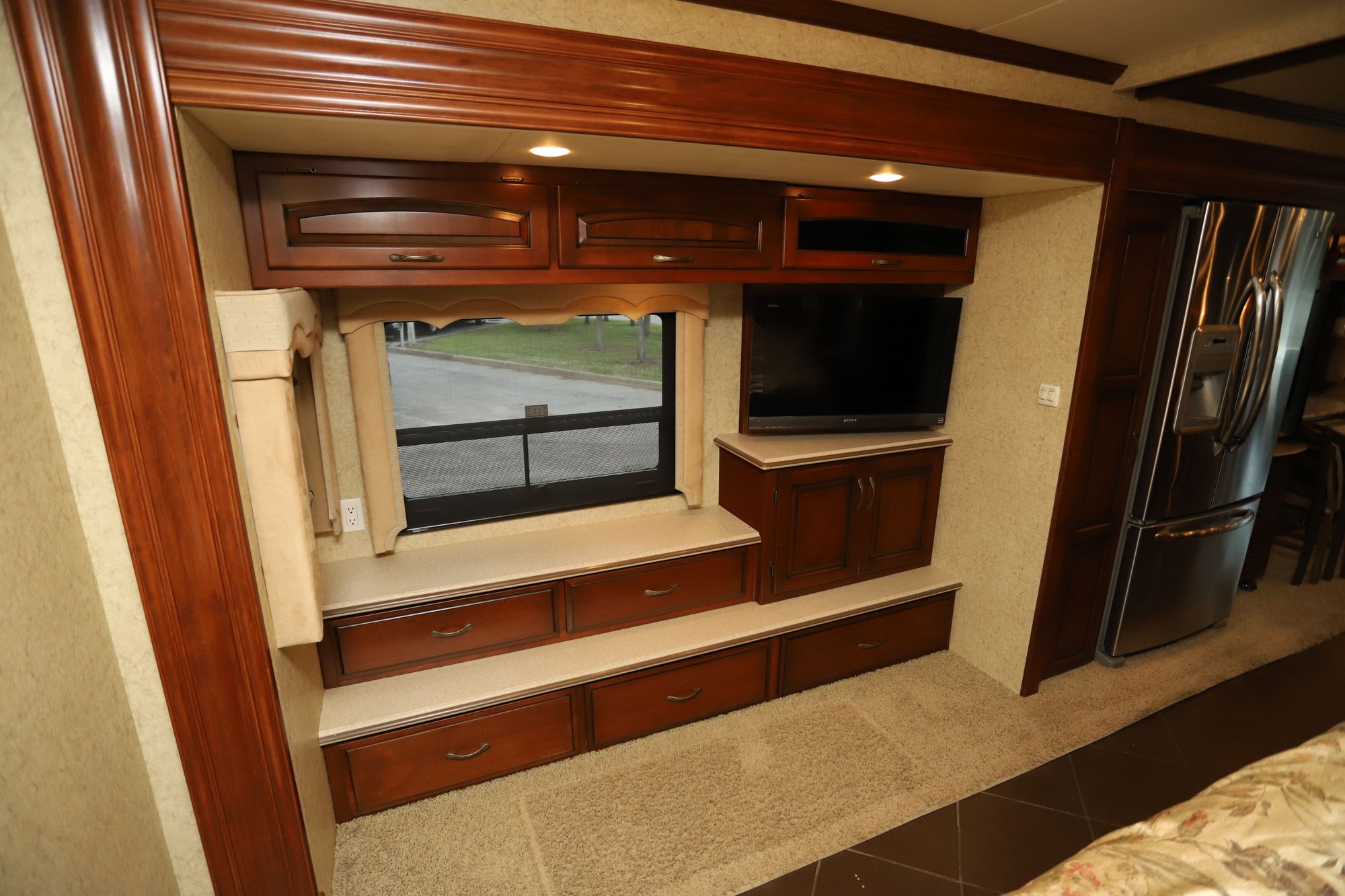 Used 2011 Newmar Dutch Star 4344 Class A  For Sale