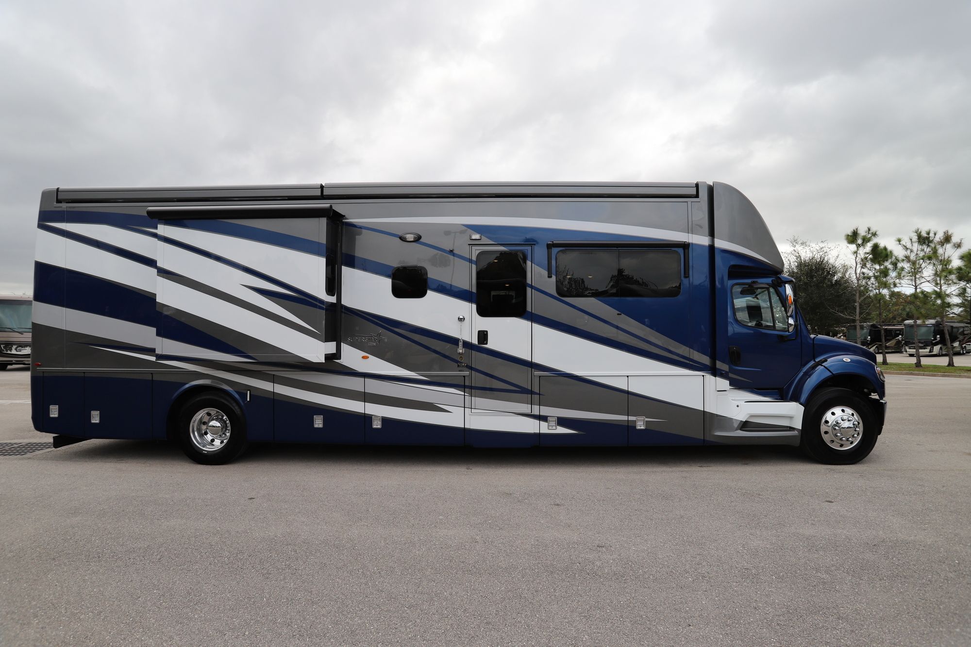 New 2021 Newmar Super Star 4051 Super C  For Sale