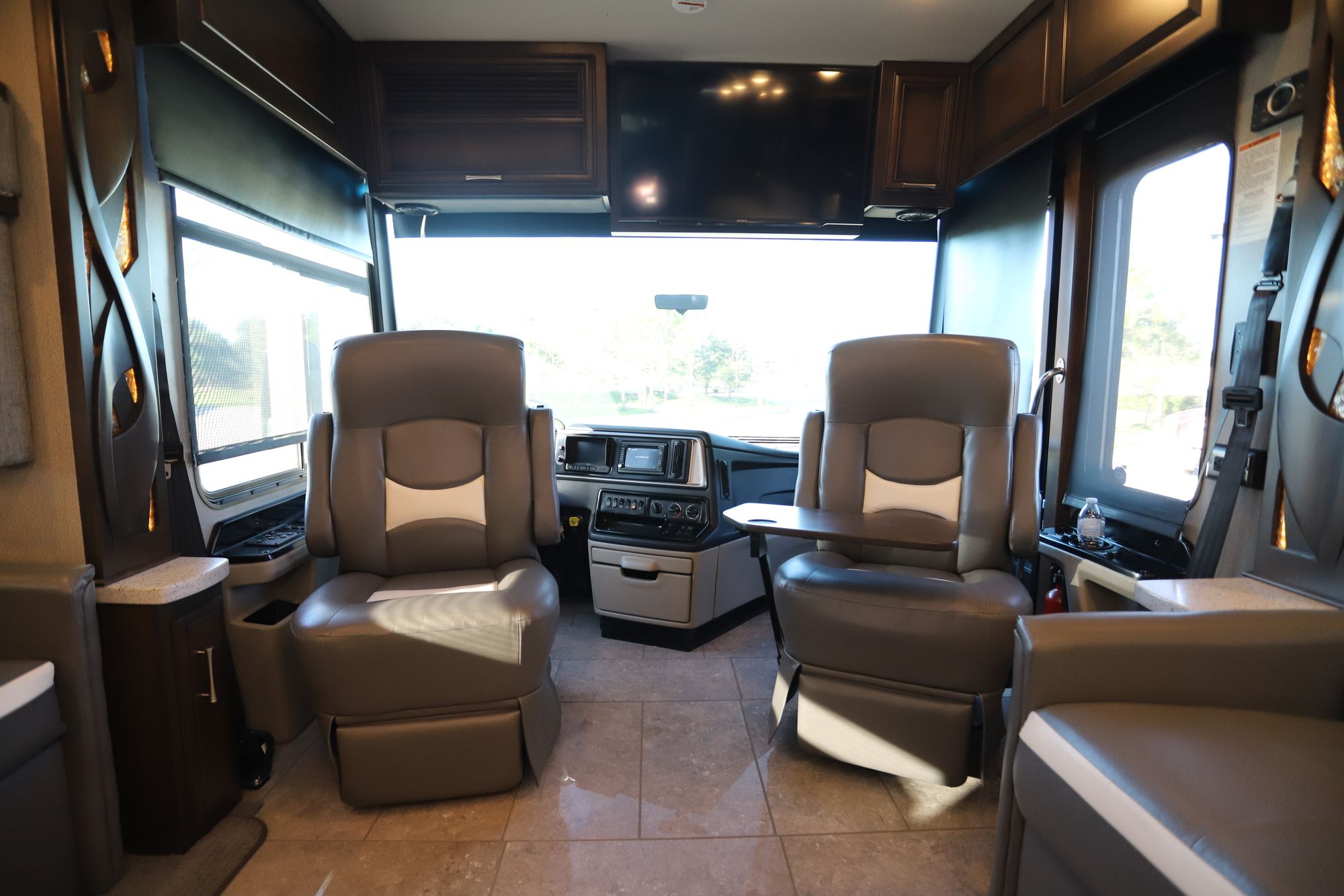 Used 2018 Newmar Ventana 4326 Class A  For Sale