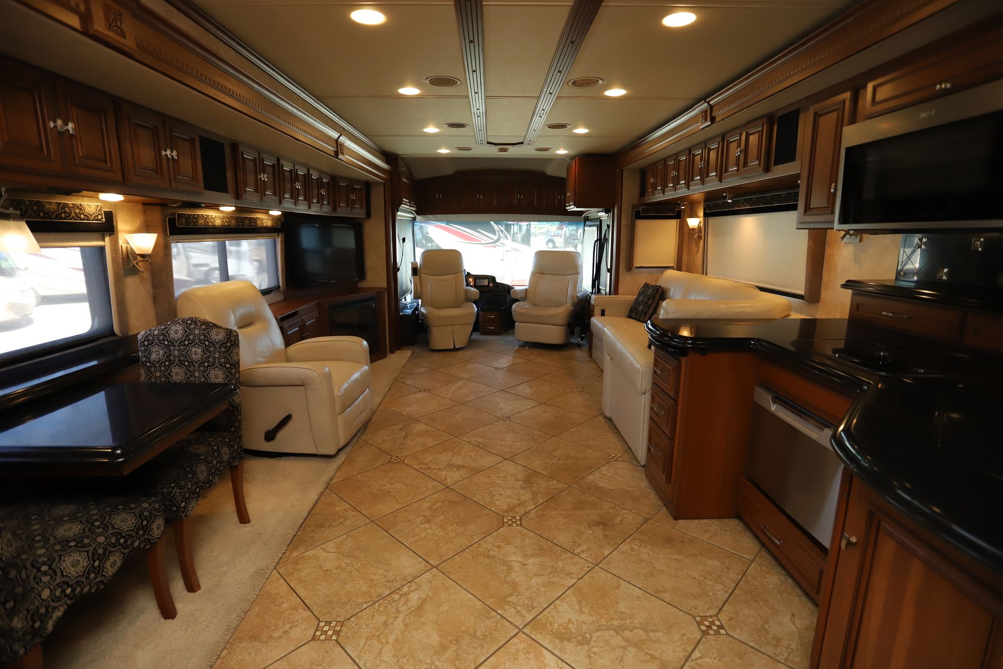 Used 2011 Winnebago Tour 42QD Class A  For Sale