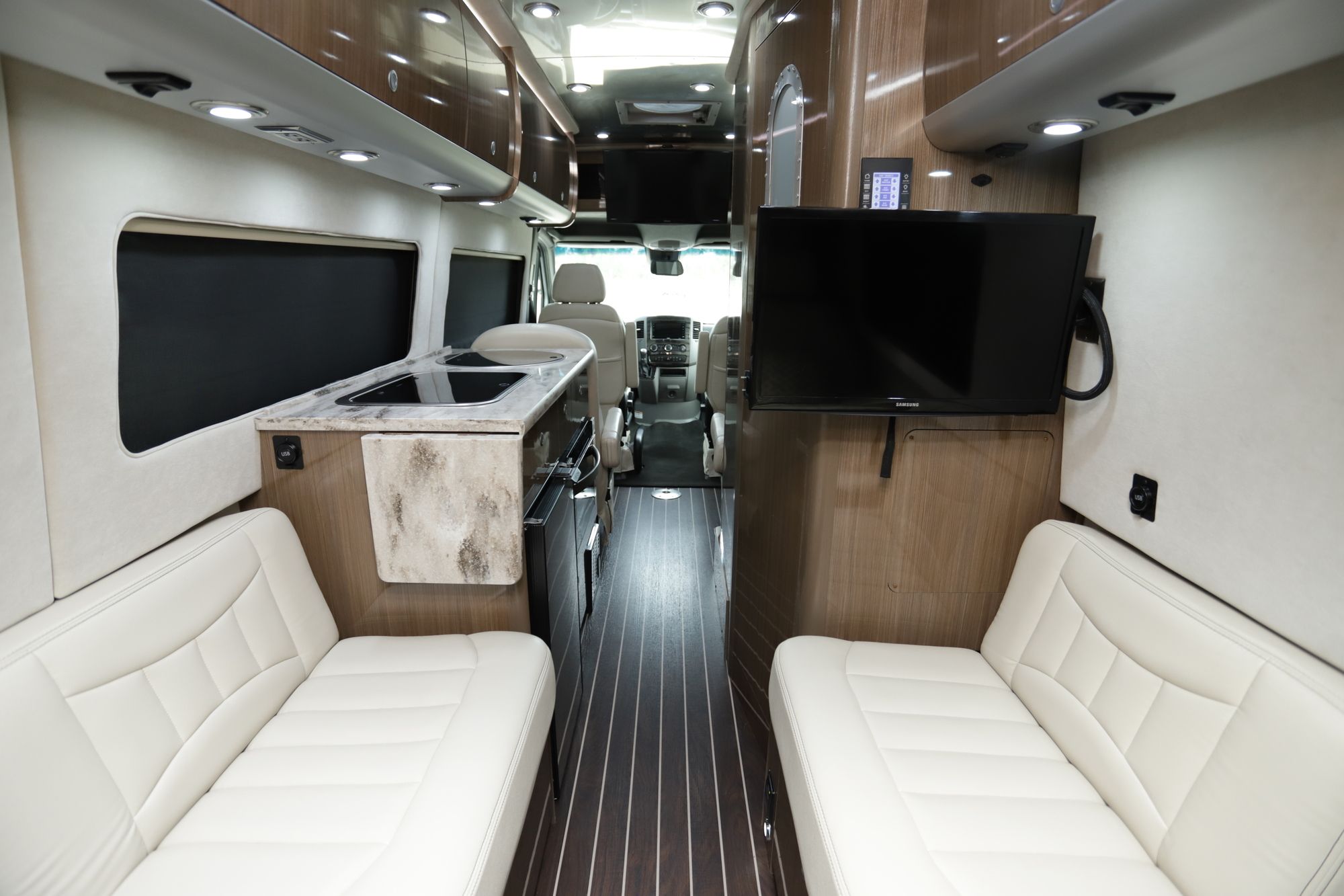 Used 2018 Airstream Interstate LOUNGE Class B  For Sale