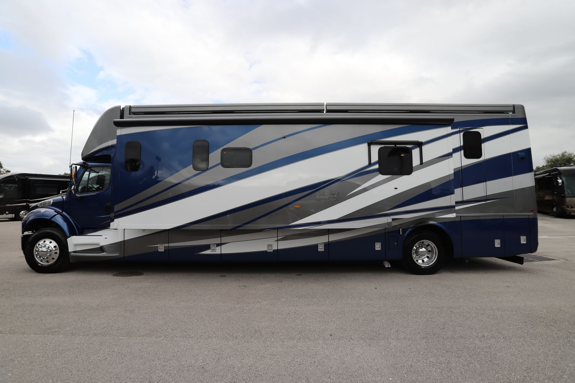 New 2021 Newmar Super Star 4051 Super C  For Sale