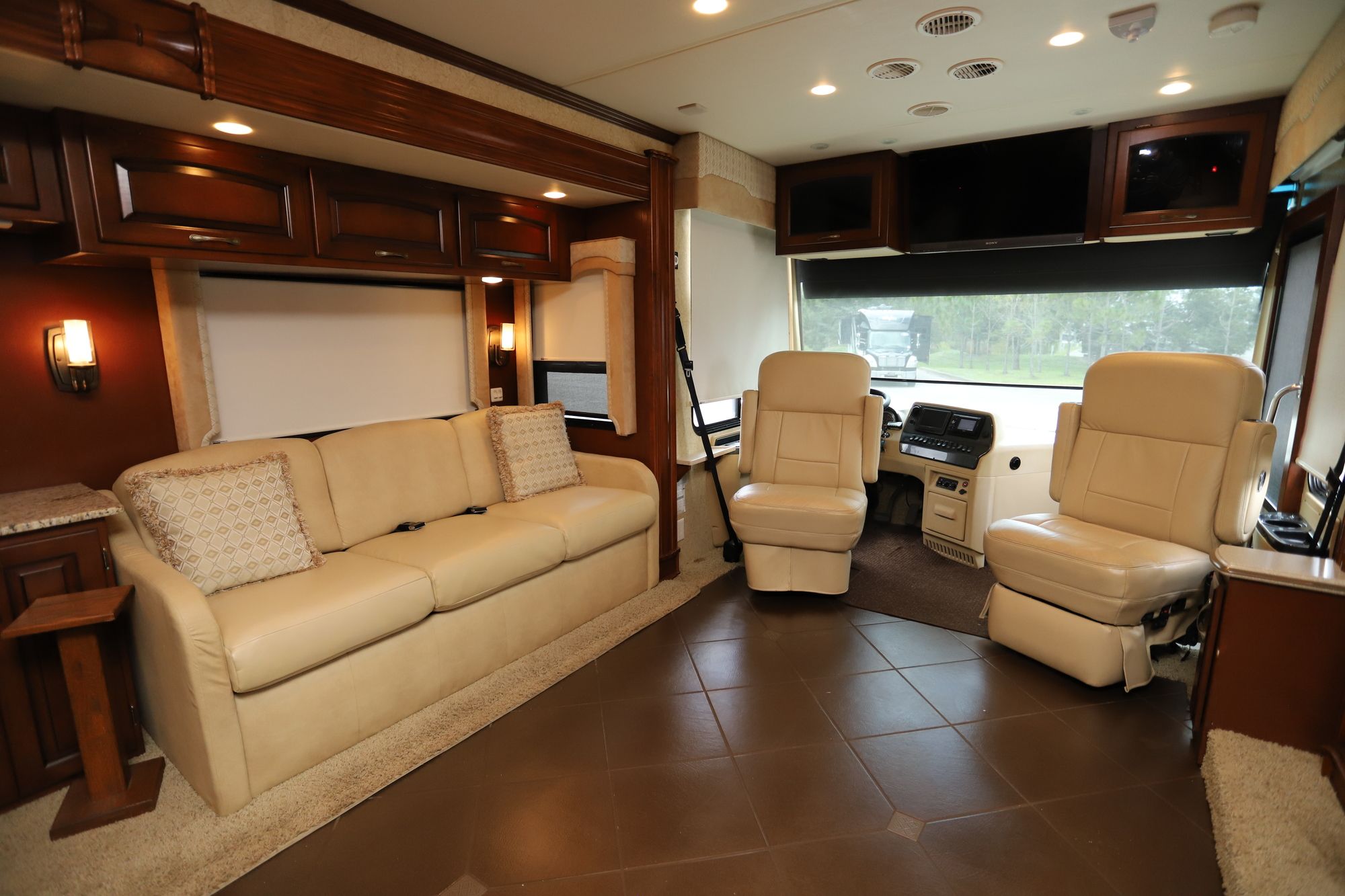 Used 2011 Newmar Dutch Star 4344 Class A  For Sale