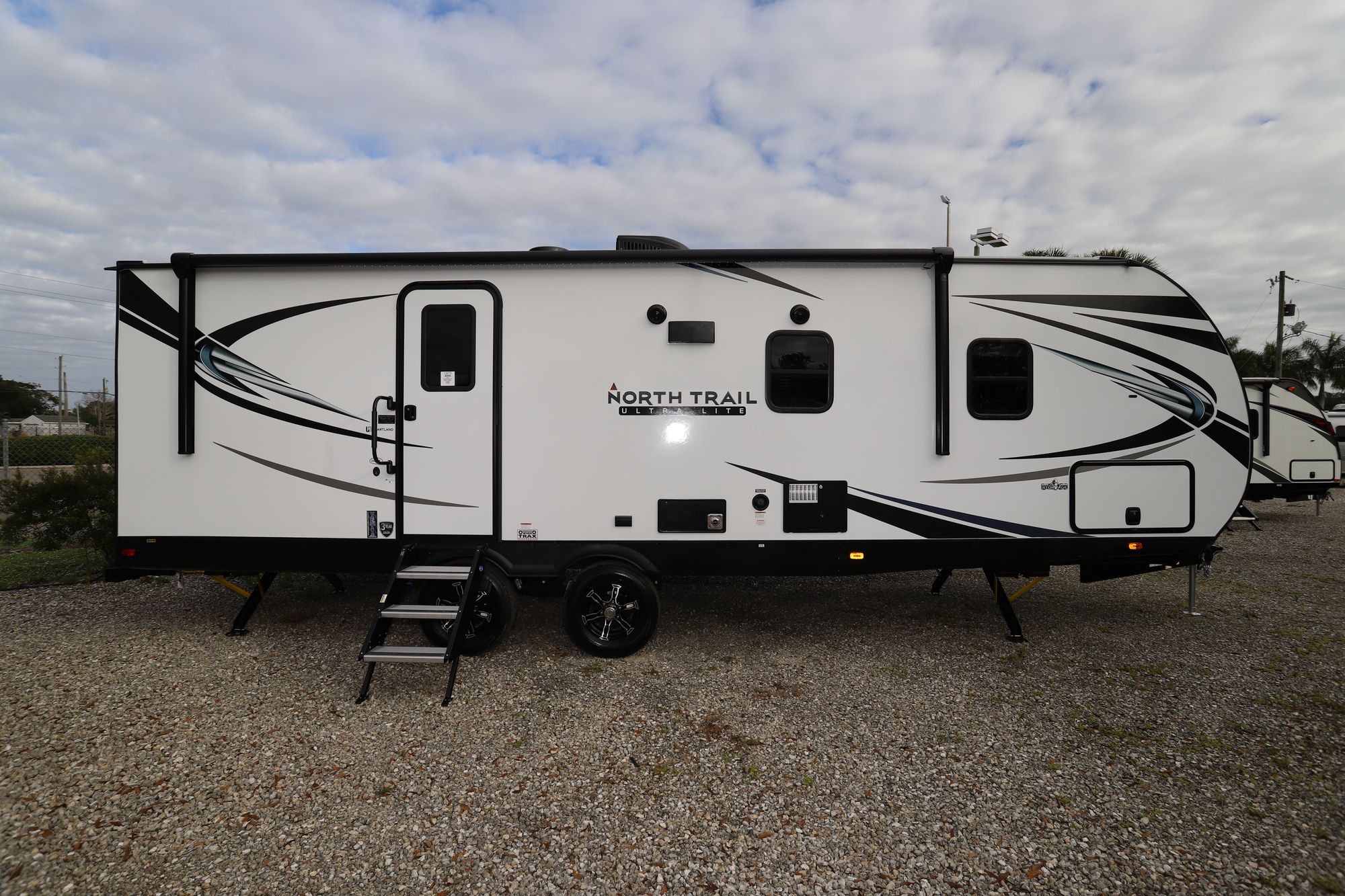 New 2021 Heartland Rv North Trail 24DBS Travel Trailer  For Sale