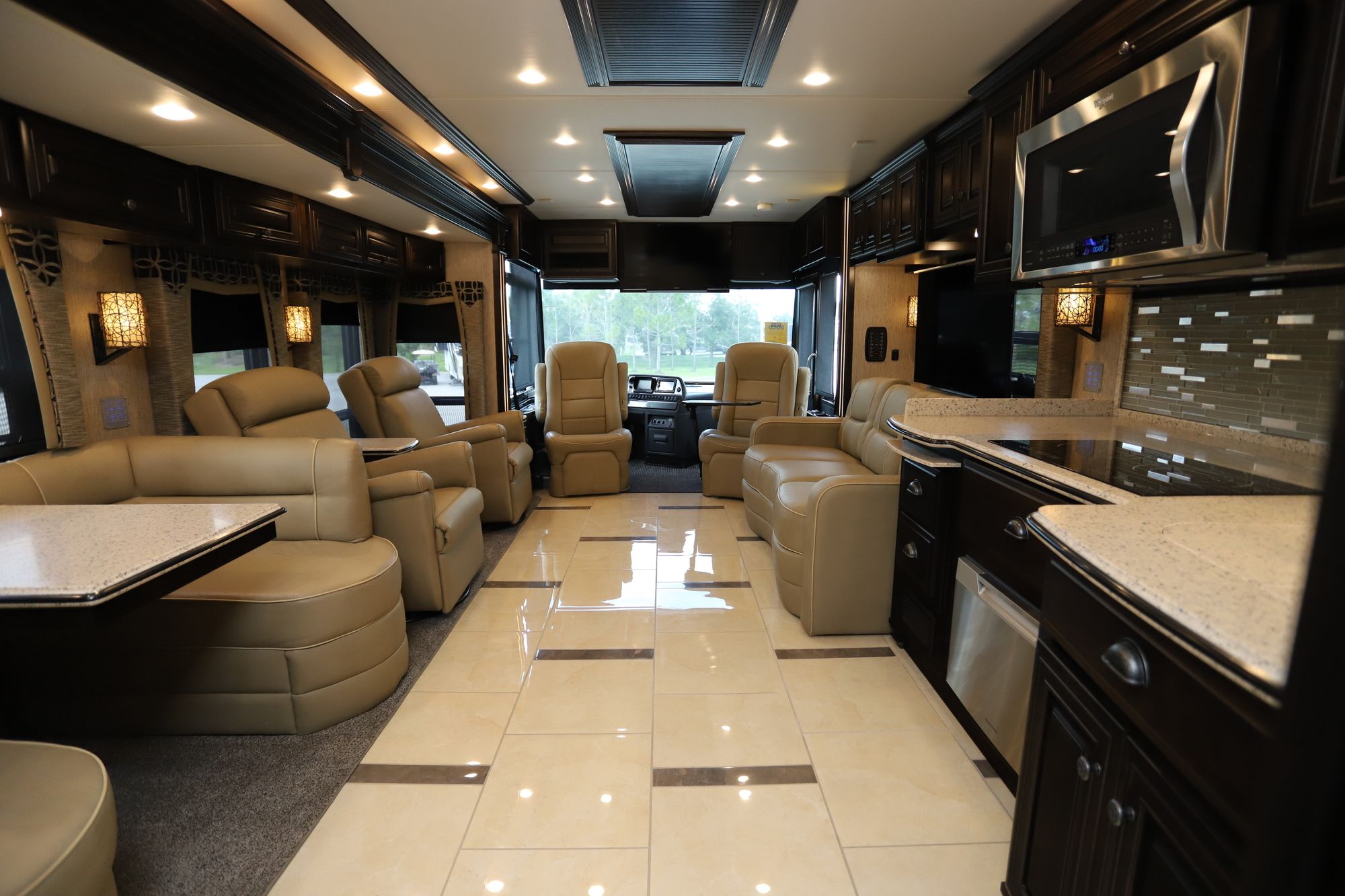 Used 2015 Newmar Dutch Star 4369 Class A  For Sale