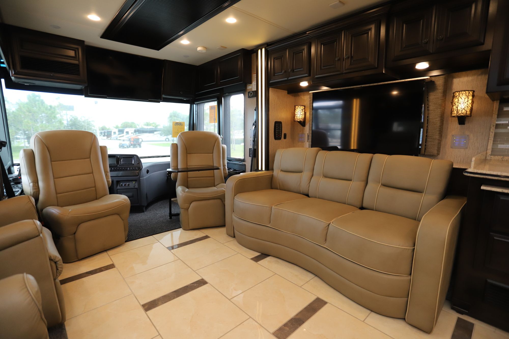 Used 2015 Newmar Dutch Star 4369 Class A  For Sale