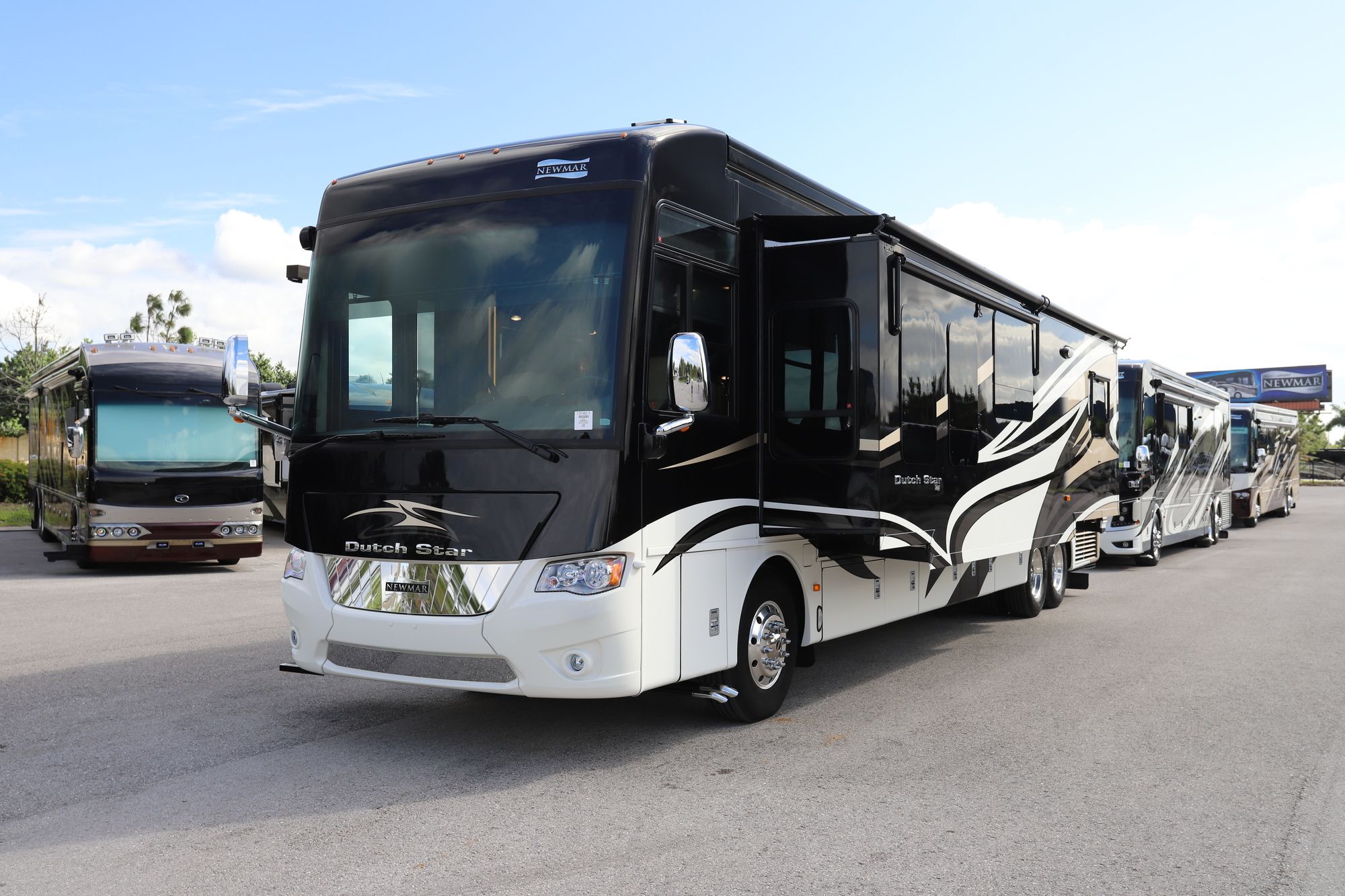 Used 2015 Newmar Dutch Star 4369 Class A  For Sale