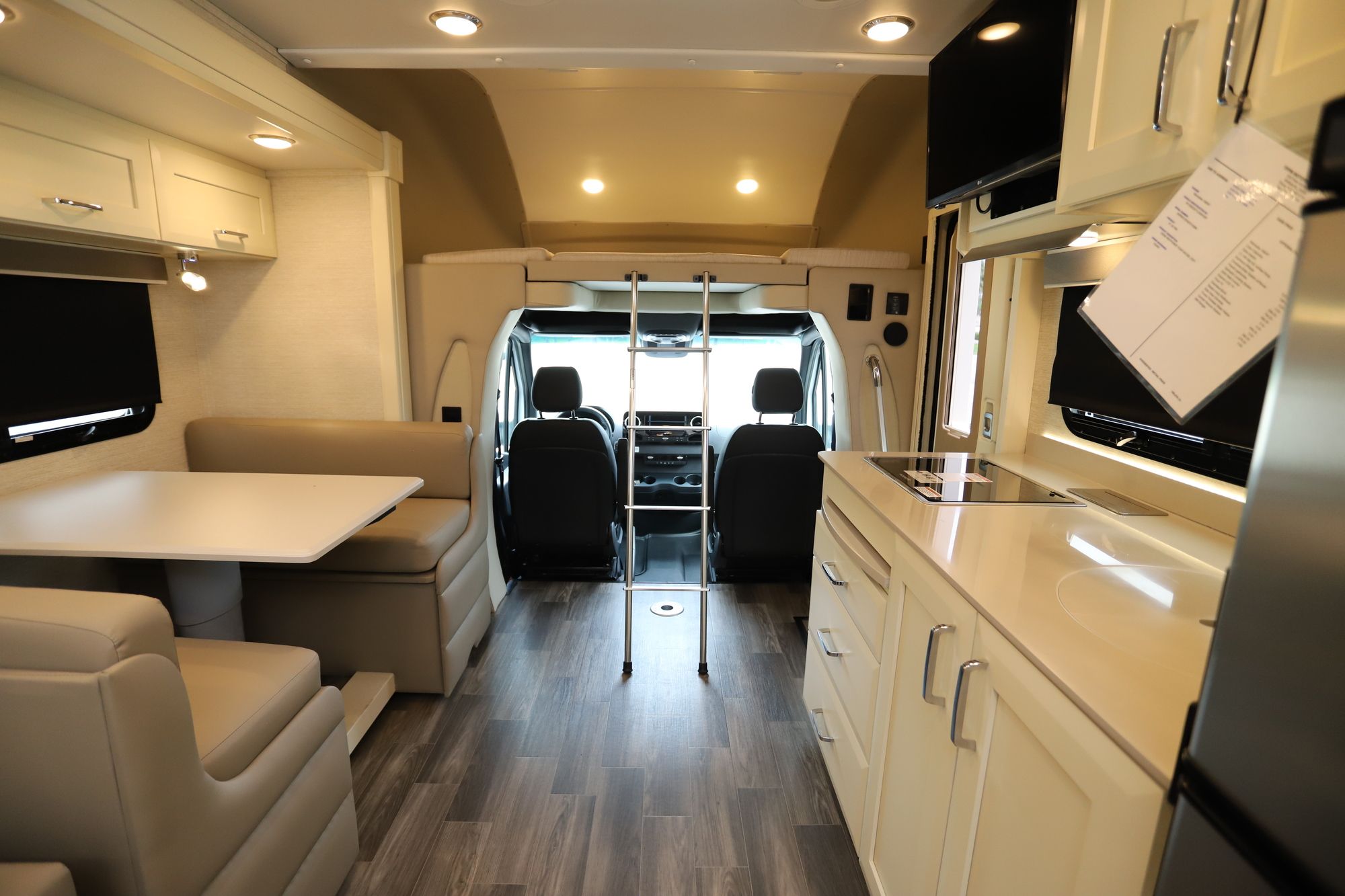 New 2021 Tiffin Motor Homes Wayfarer 25RW Class C  For Sale