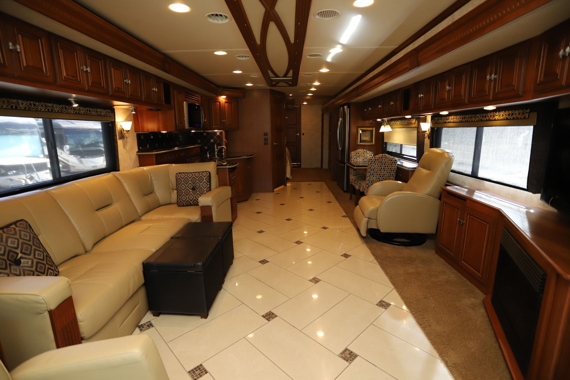 Used 2012 Winnebago Tour 42QD Class A  For Sale