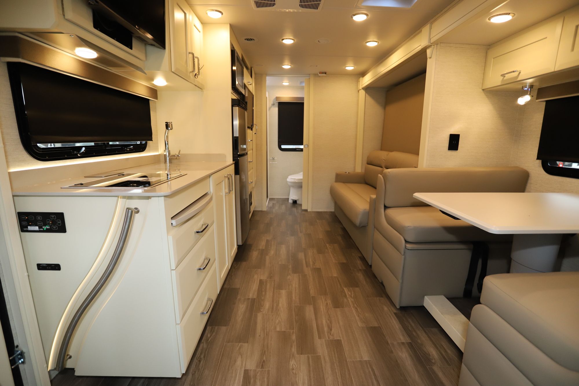 New 2021 Tiffin Motor Homes Wayfarer 25RW Class C  For Sale