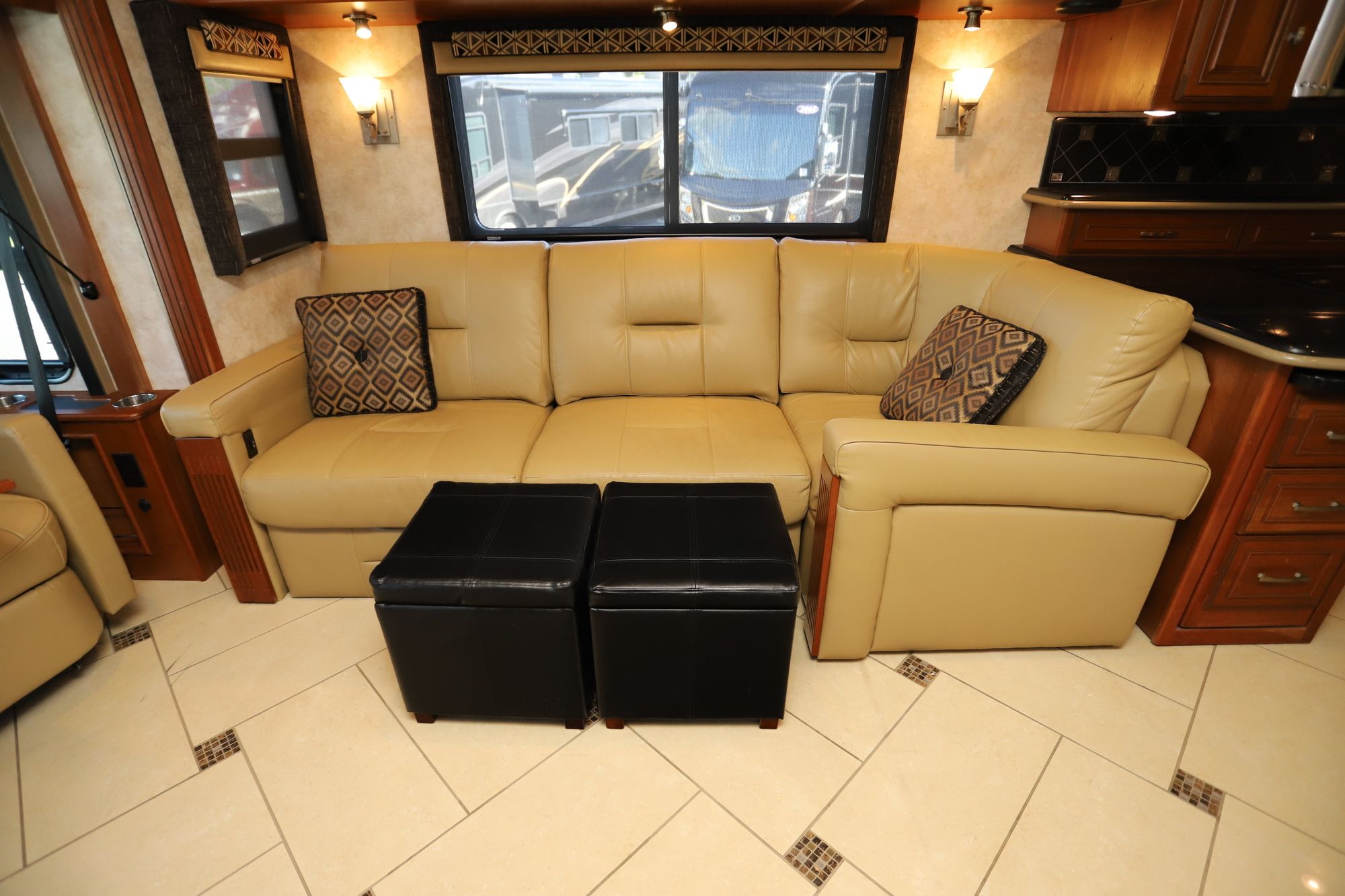 Used 2012 Winnebago Tour 42QD Class A  For Sale