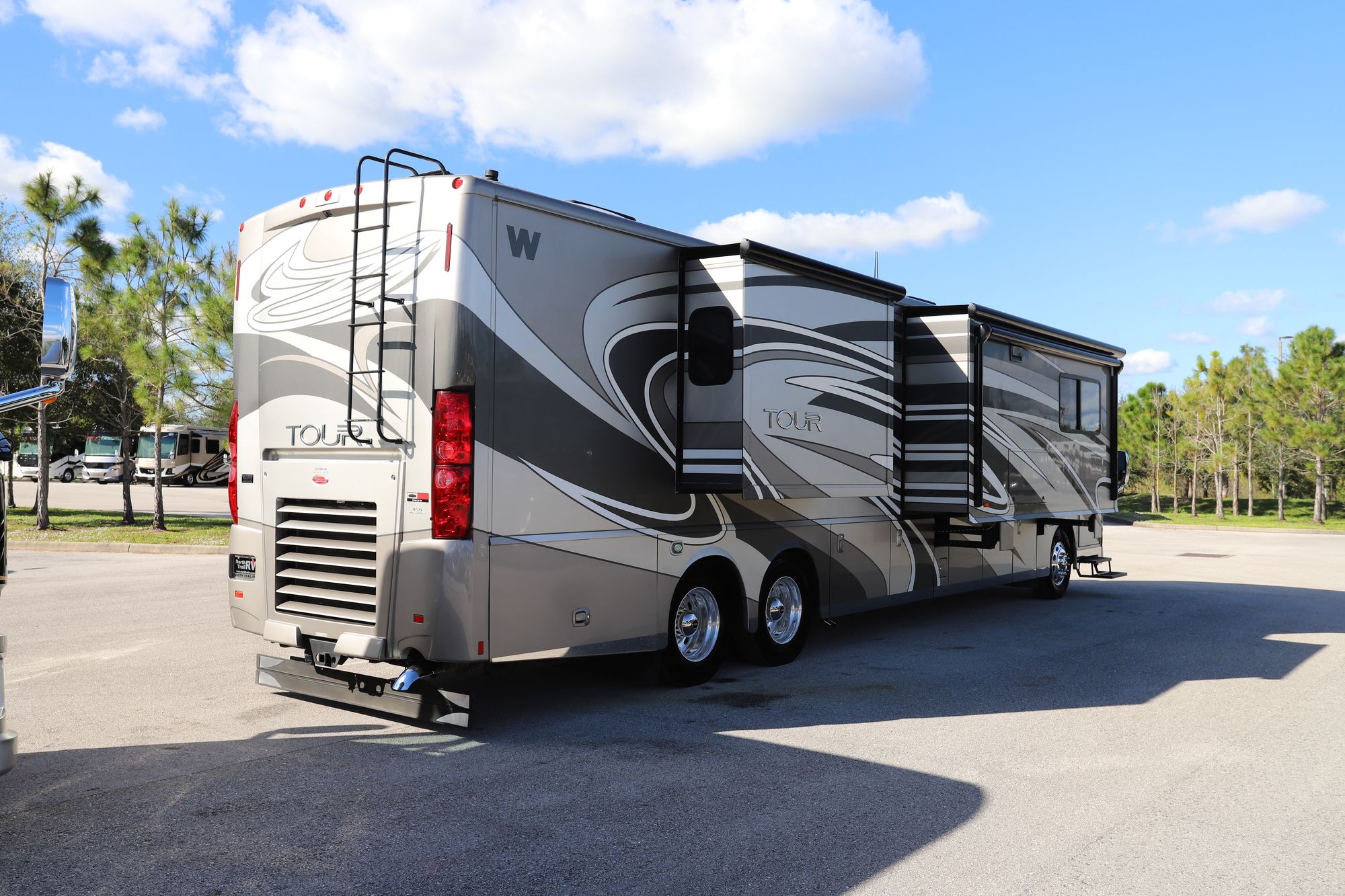 Used 2012 Winnebago Tour 42QD Class A  For Sale