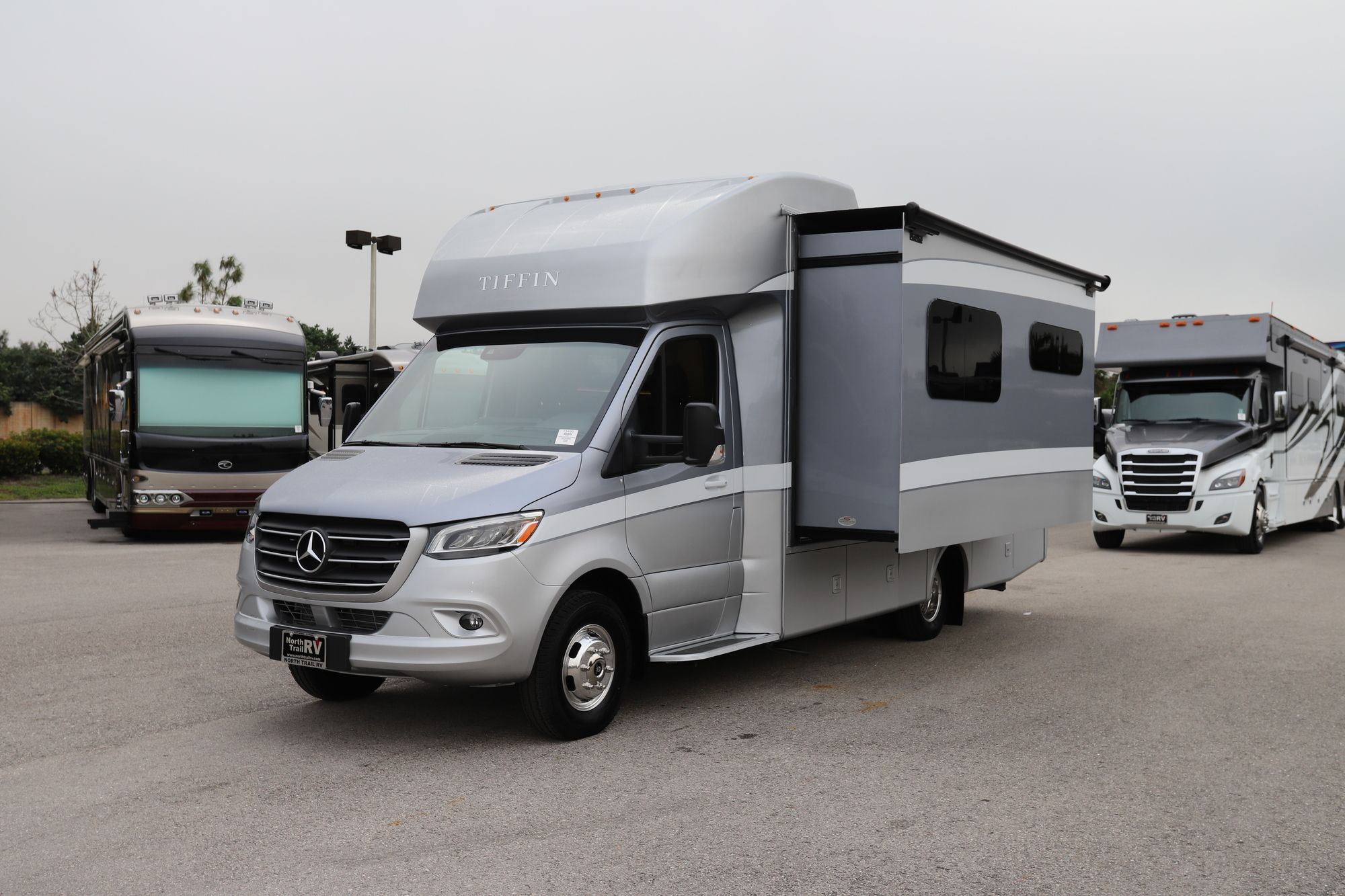 New 2021 Tiffin Motor Homes Wayfarer 25RW Class C  For Sale